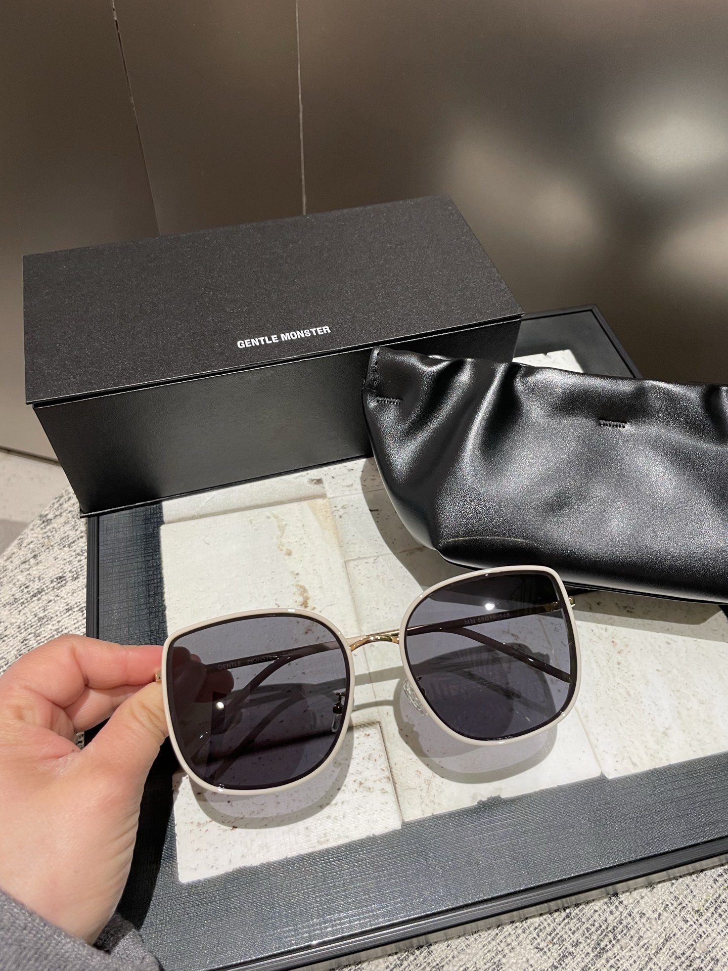 💰147💰GM bibi Zhou Yuyai’s luminous sunglasses mixed with stainless steel. - 图片 4