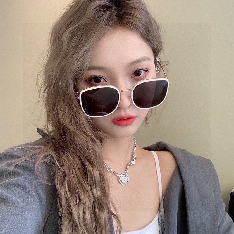💰147💰GM bibi Zhou Yuyai’s luminous sunglasses mixed with stainless steel.