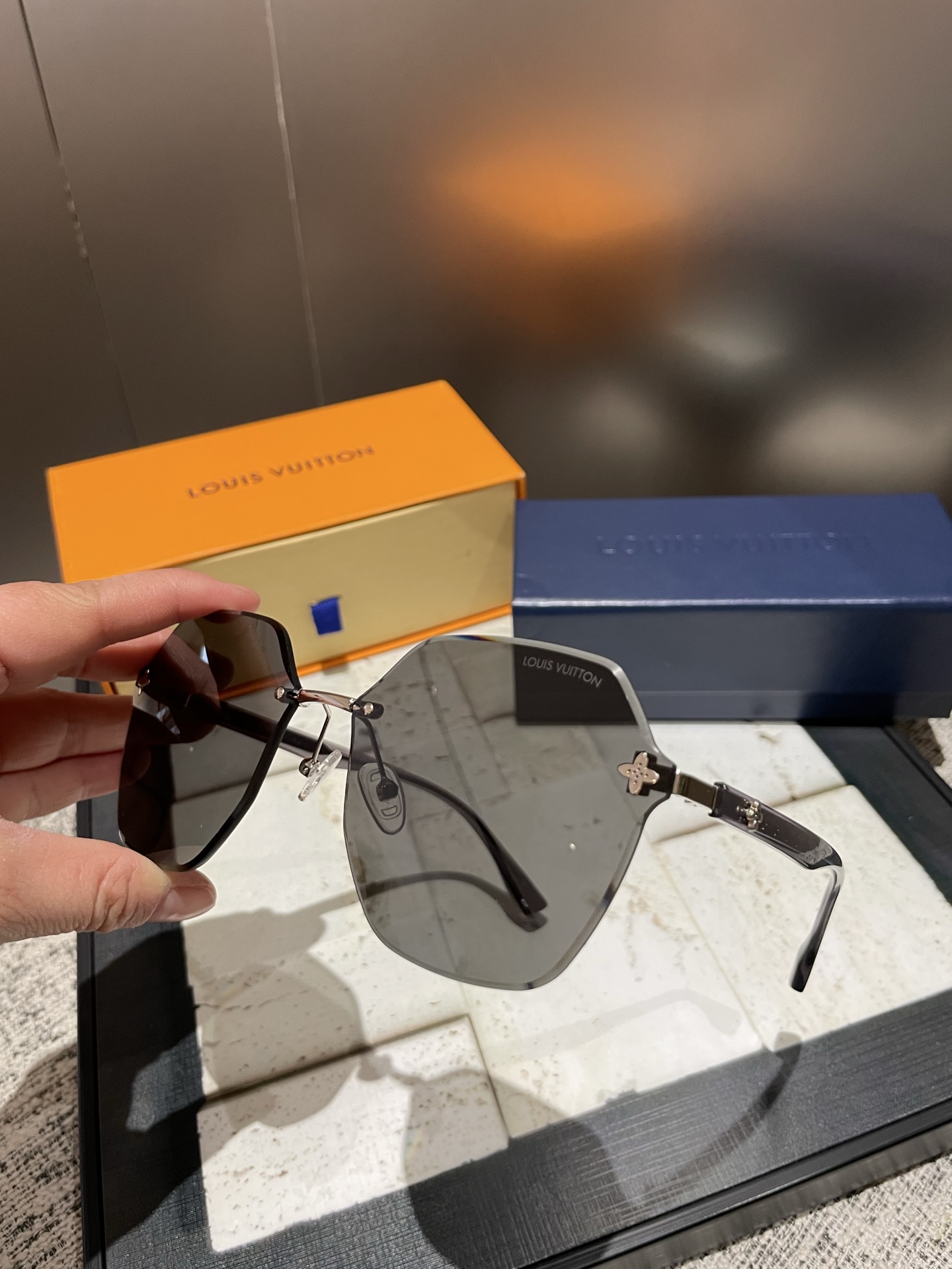 PLV女士墨镜🕶️ 经典四叶草元素🎉复古风 直播款（6121）