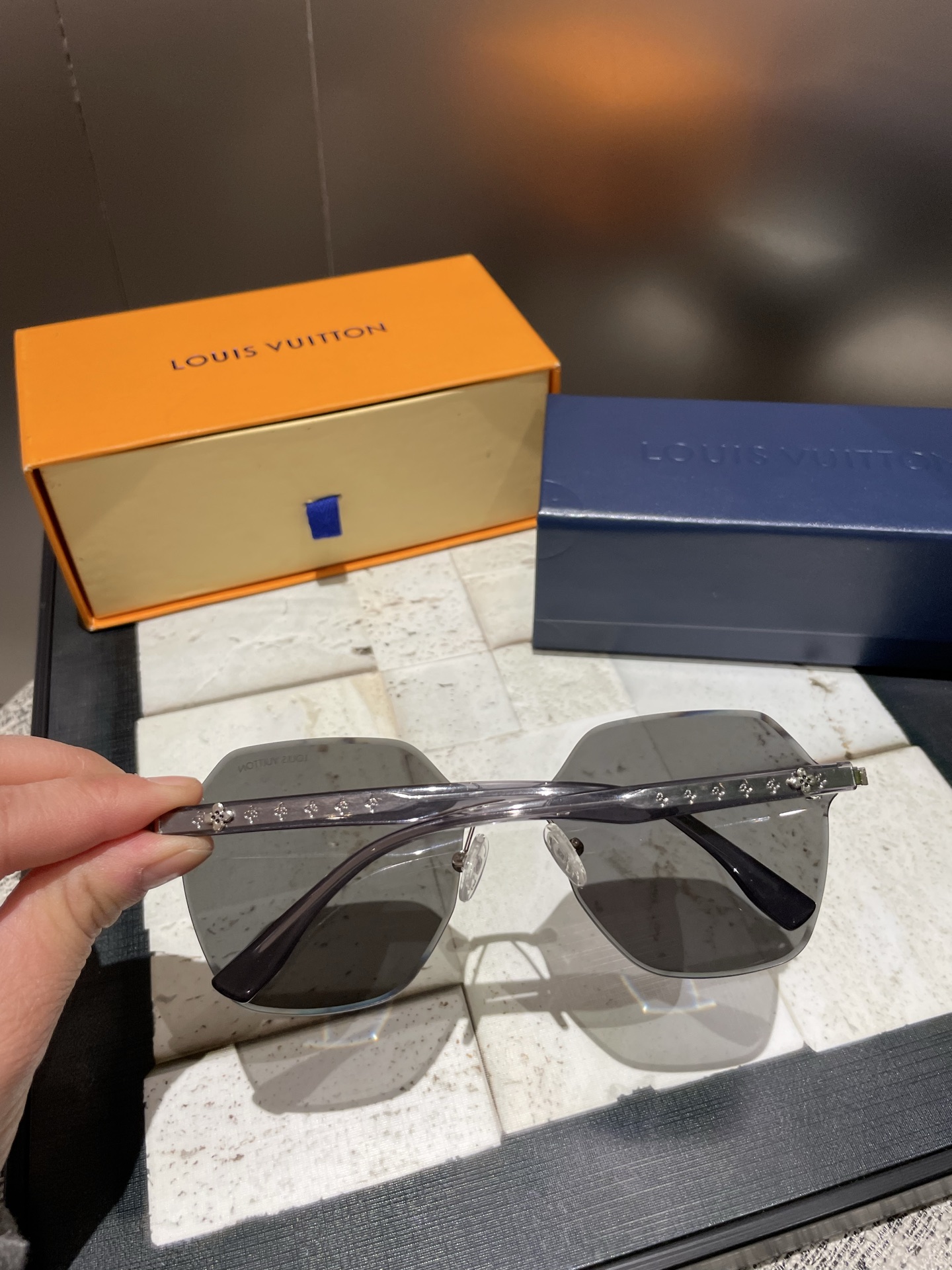 PLV女士墨镜🕶️ 经典四叶草元素🎉复古风 直播款（6121）