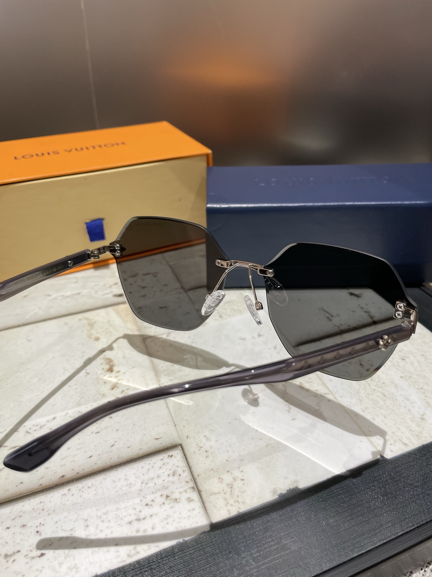 PLV女士墨镜🕶️ 经典四叶草元素🎉复古风 直播款（6121）