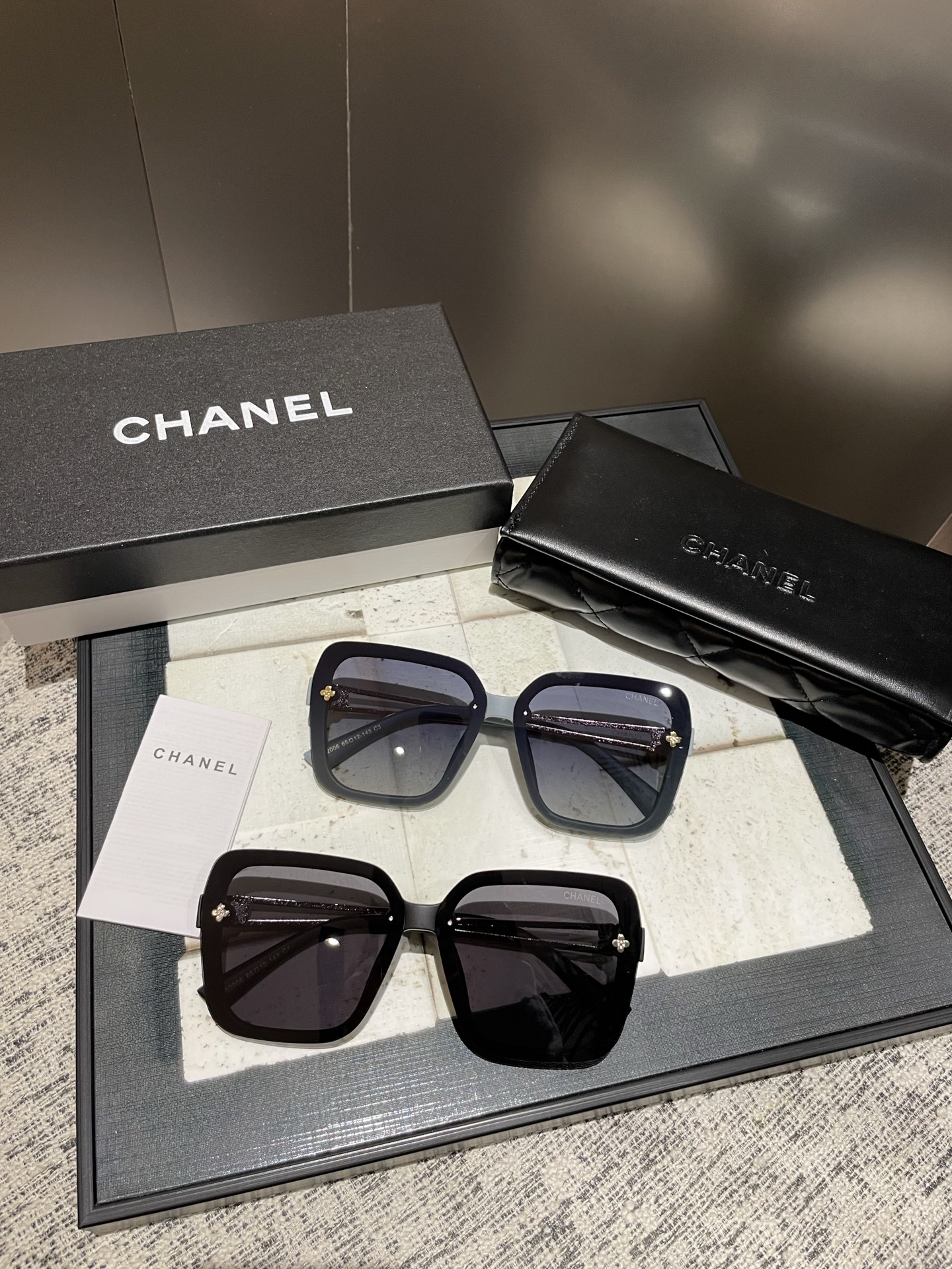 NO:246225,Chanel [TR polarized series] 2026 new polarized sunglasses with many styles. Classic square frame design, not picky about face shape, it shows its temperament whether it is matched with a coat or a dress. Polarized lenses prevent ultraviolet rays with 2006 glasses sunglasses, glasses, chanel, skirts19860909香奈儿【TR偏光系列】 2026新款偏光太阳镜 款式多 . 经典的方框设计,不挑脸型,无论搭配大衣还是连衣裙都非常显气质 偏光镜片预防紫外线配2006眼镜墨镜太阳镜,眼镜,chanel,skirts,glasses