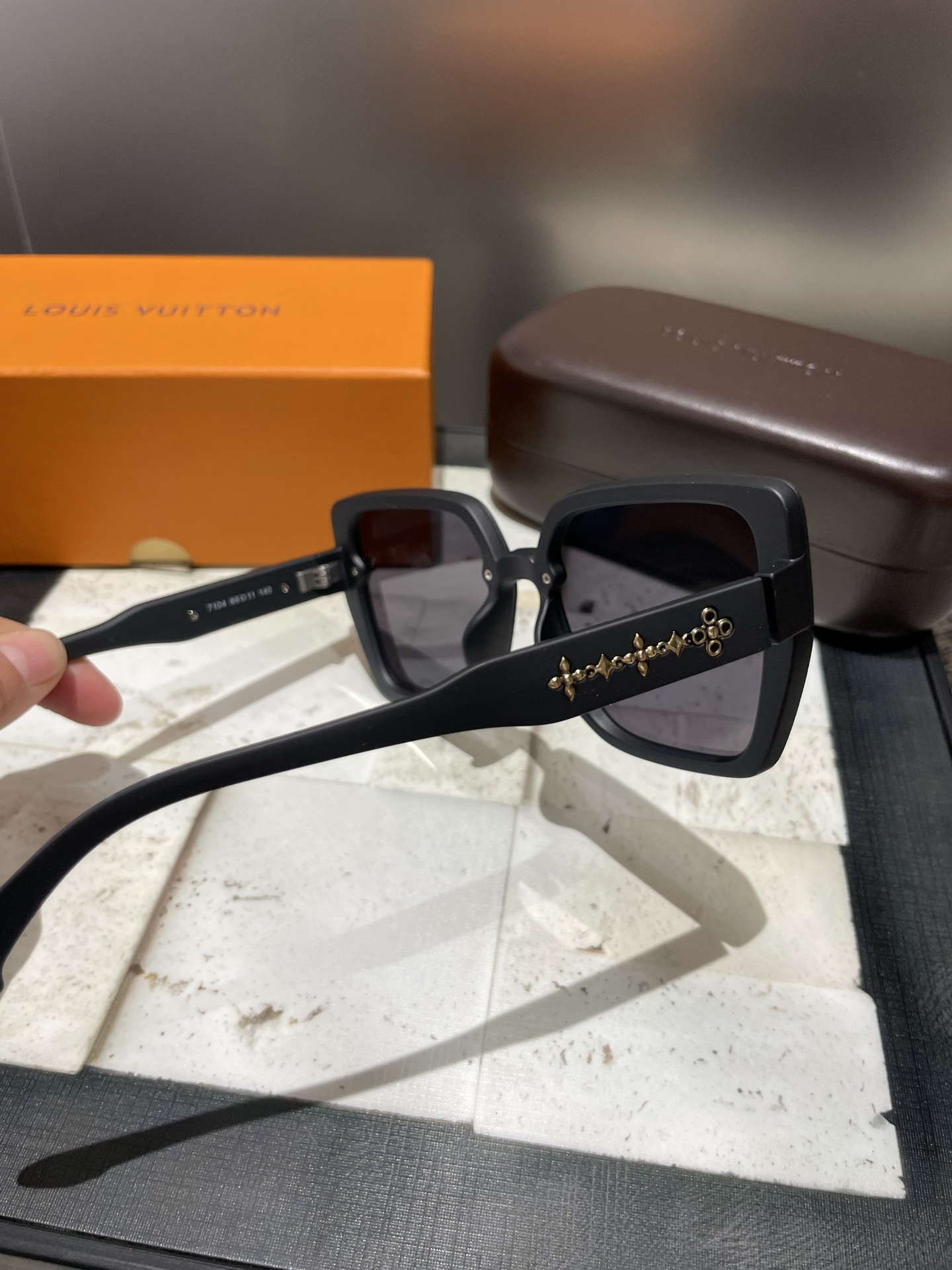 PL家女士偏光墨镜🕶️ 经典四叶草元素🎉复古风 直播款（7104）