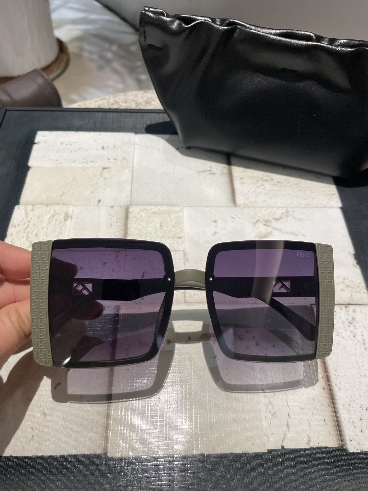 P芬迪女士墨镜🕶️高清偏光镜片🎉时尚修脸 大牌范 时尚风 必备单品（2502）