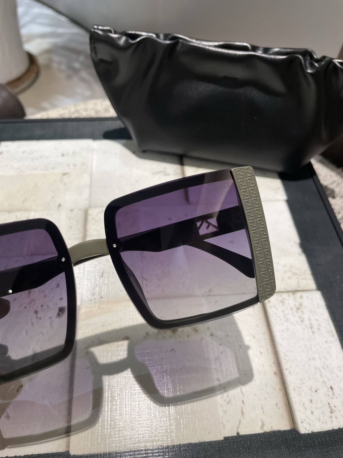 P芬迪女士墨镜🕶️高清偏光镜片🎉时尚修脸 大牌范 时尚风 必备单品（2502）