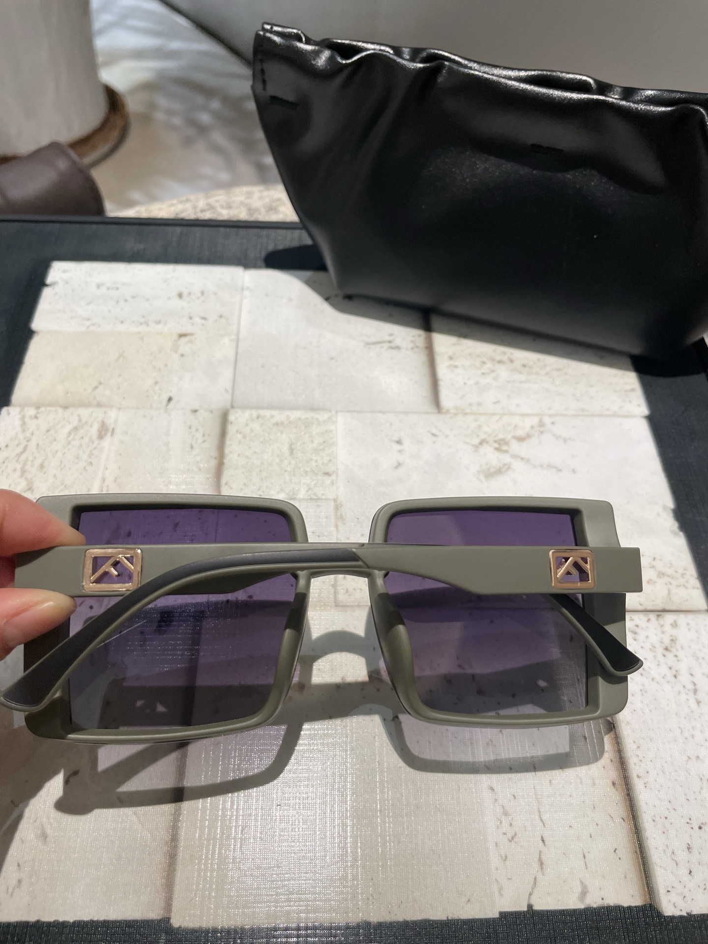 P芬迪女士墨镜🕶️高清偏光镜片🎉时尚修脸 大牌范 时尚风 必备单品（2502）