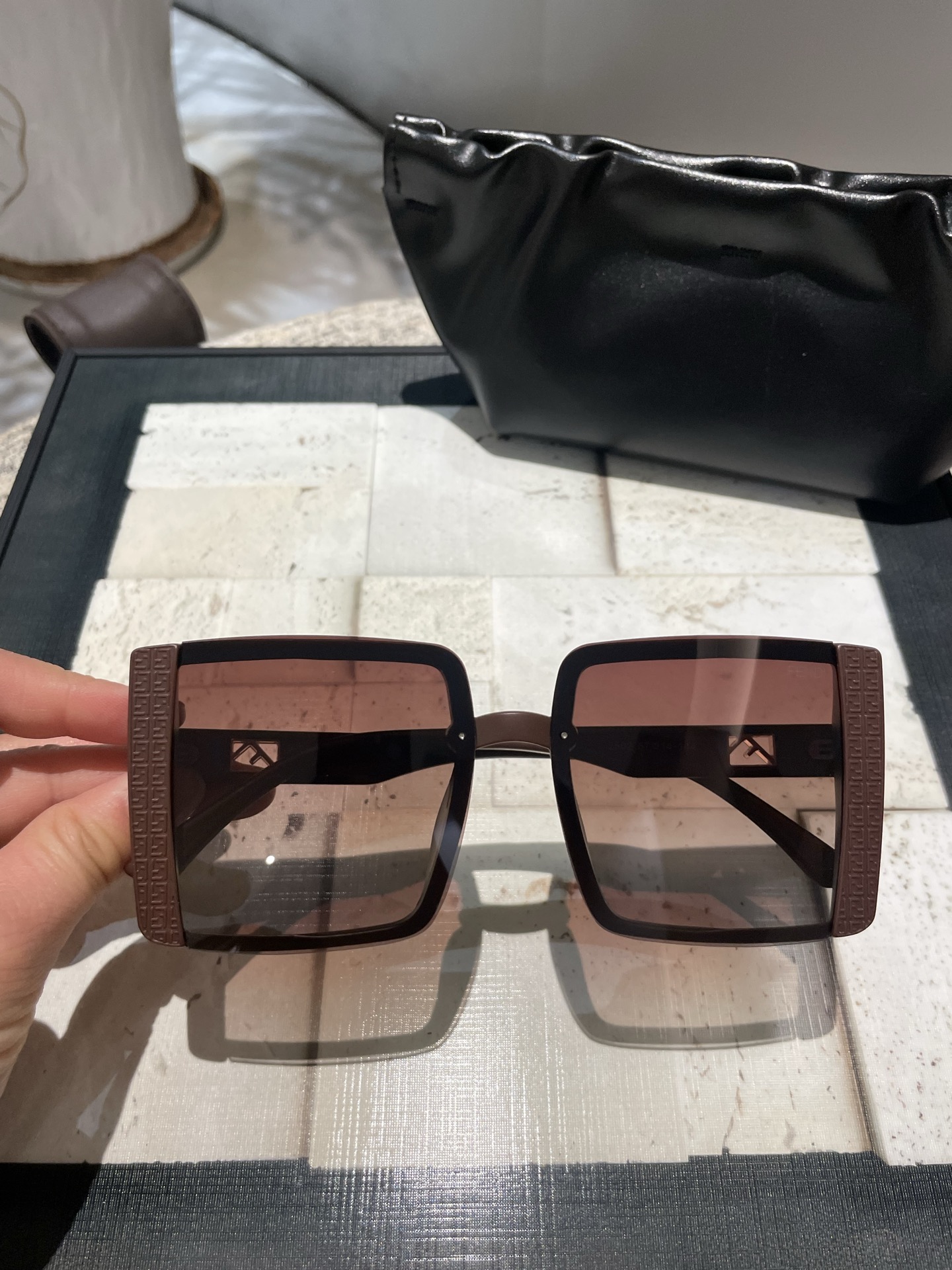 P芬迪女士墨镜🕶️高清偏光镜片🎉时尚修脸 大牌范 时尚风 必备单品（2502）