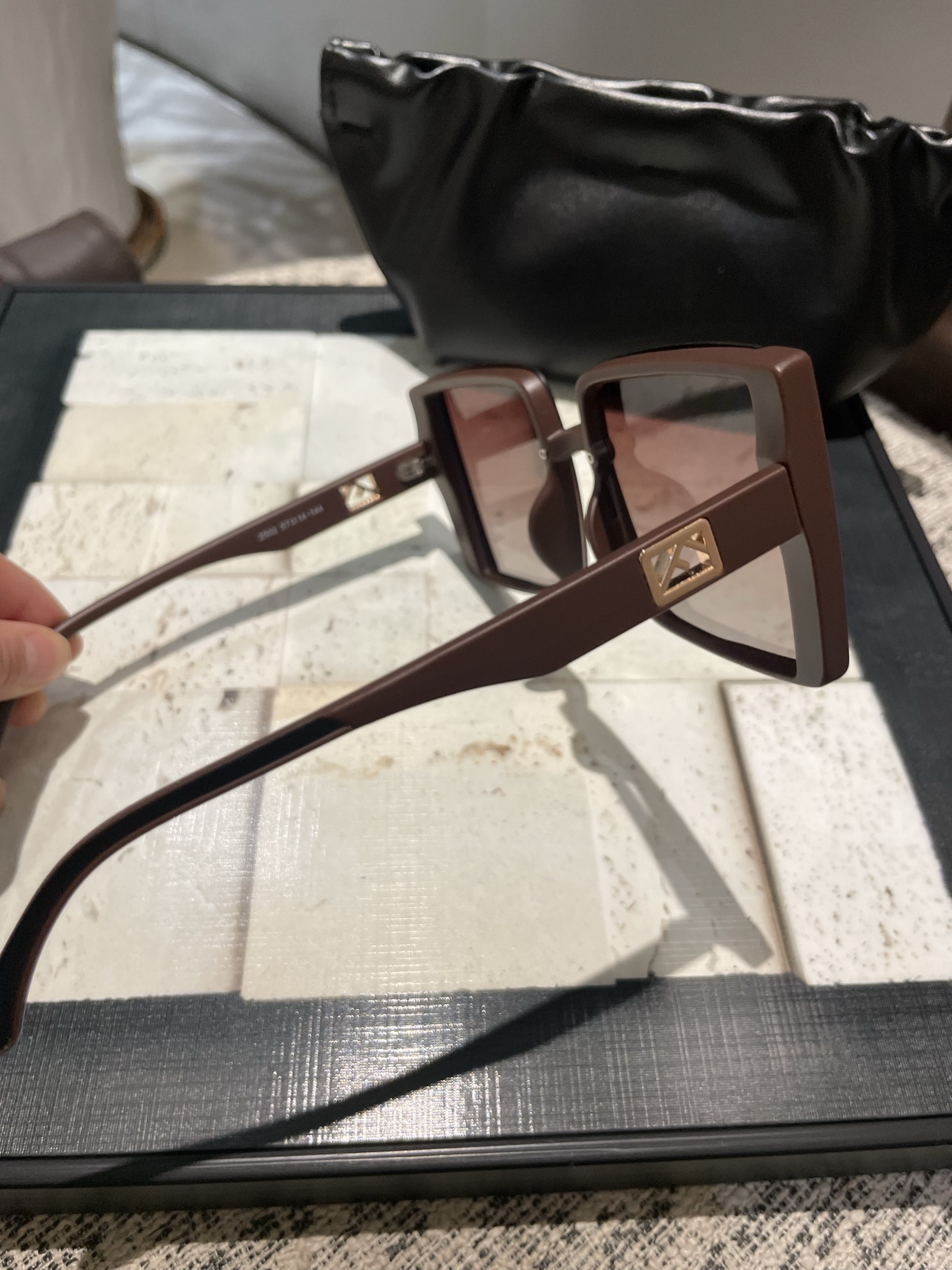 P芬迪女士墨镜🕶️高清偏光镜片🎉时尚修脸 大牌范 时尚风 必备单品（2502）