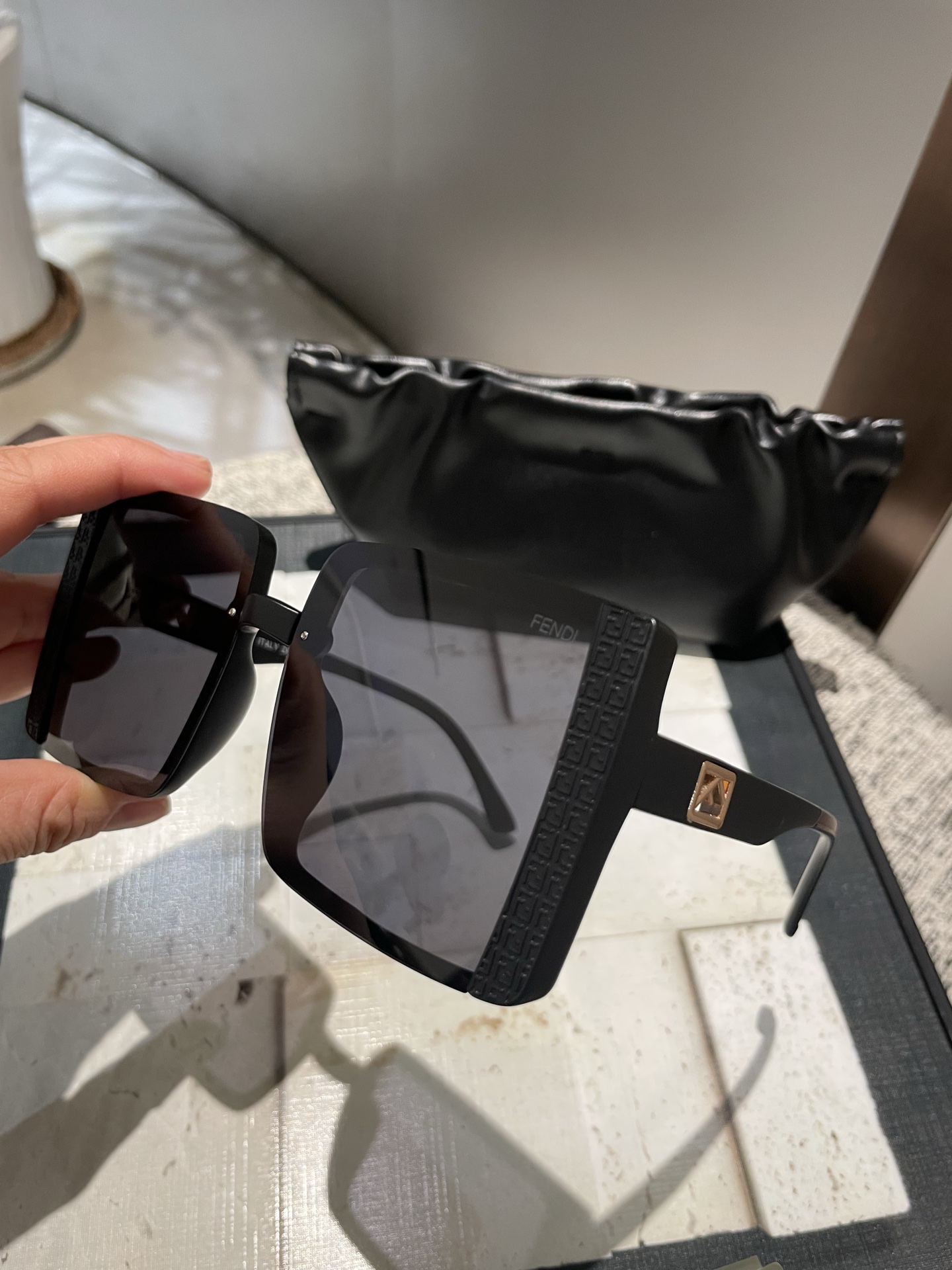 P芬迪女士墨镜🕶️高清偏光镜片🎉时尚修脸 大牌范 时尚风 必备单品（2502）