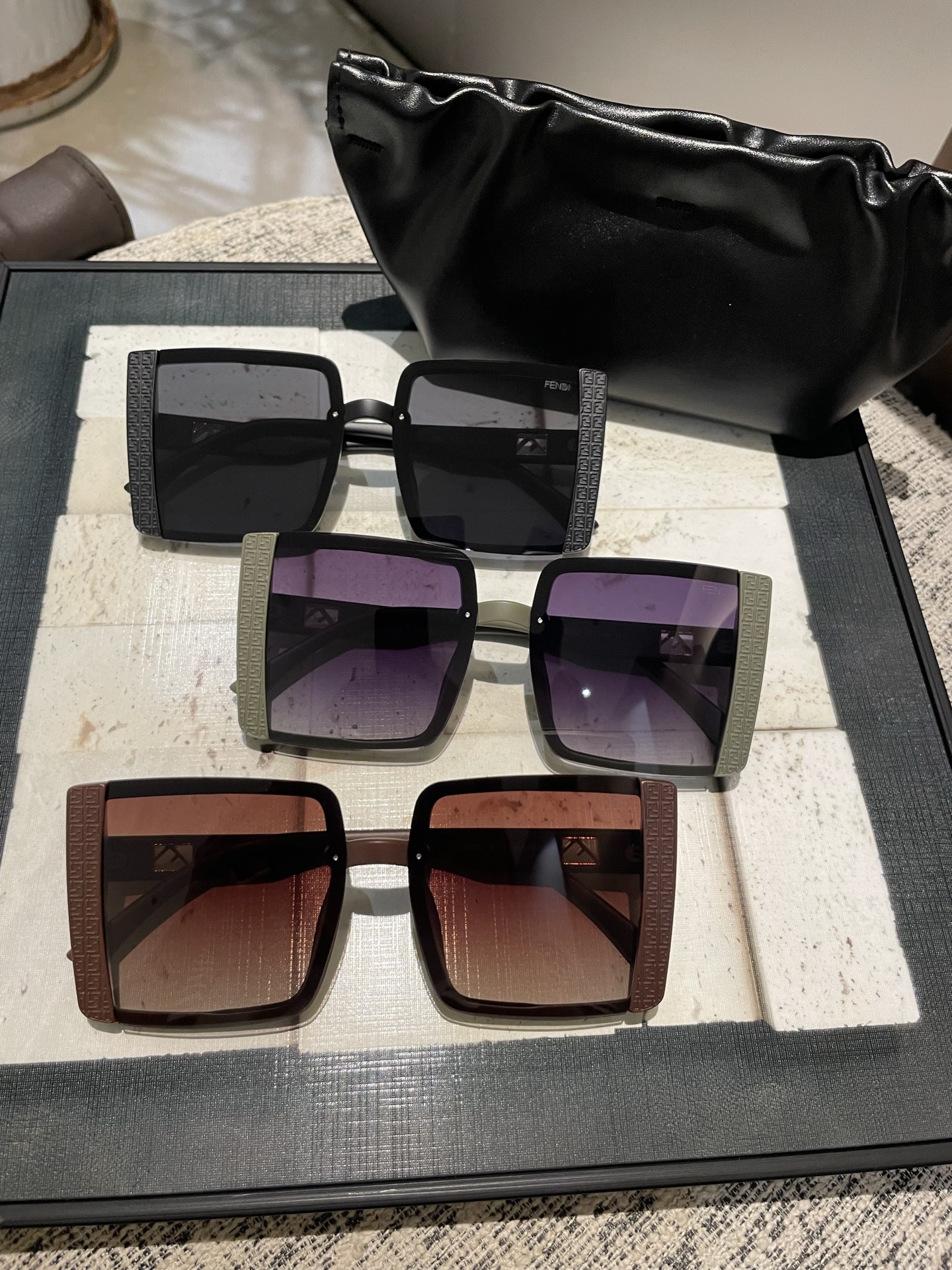 P芬迪女士墨镜🕶️高清偏光镜片🎉时尚修脸 大牌范 时尚风 必备单品（2502）