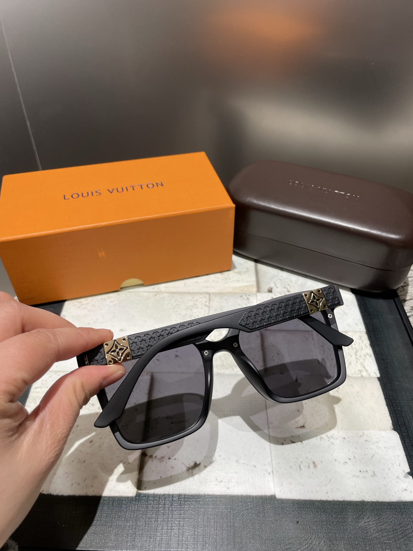 PL家女士偏光墨镜🕶️ 经典四叶草元素🎉复古风  超大爱，展示时尚大牌风范👓5176

