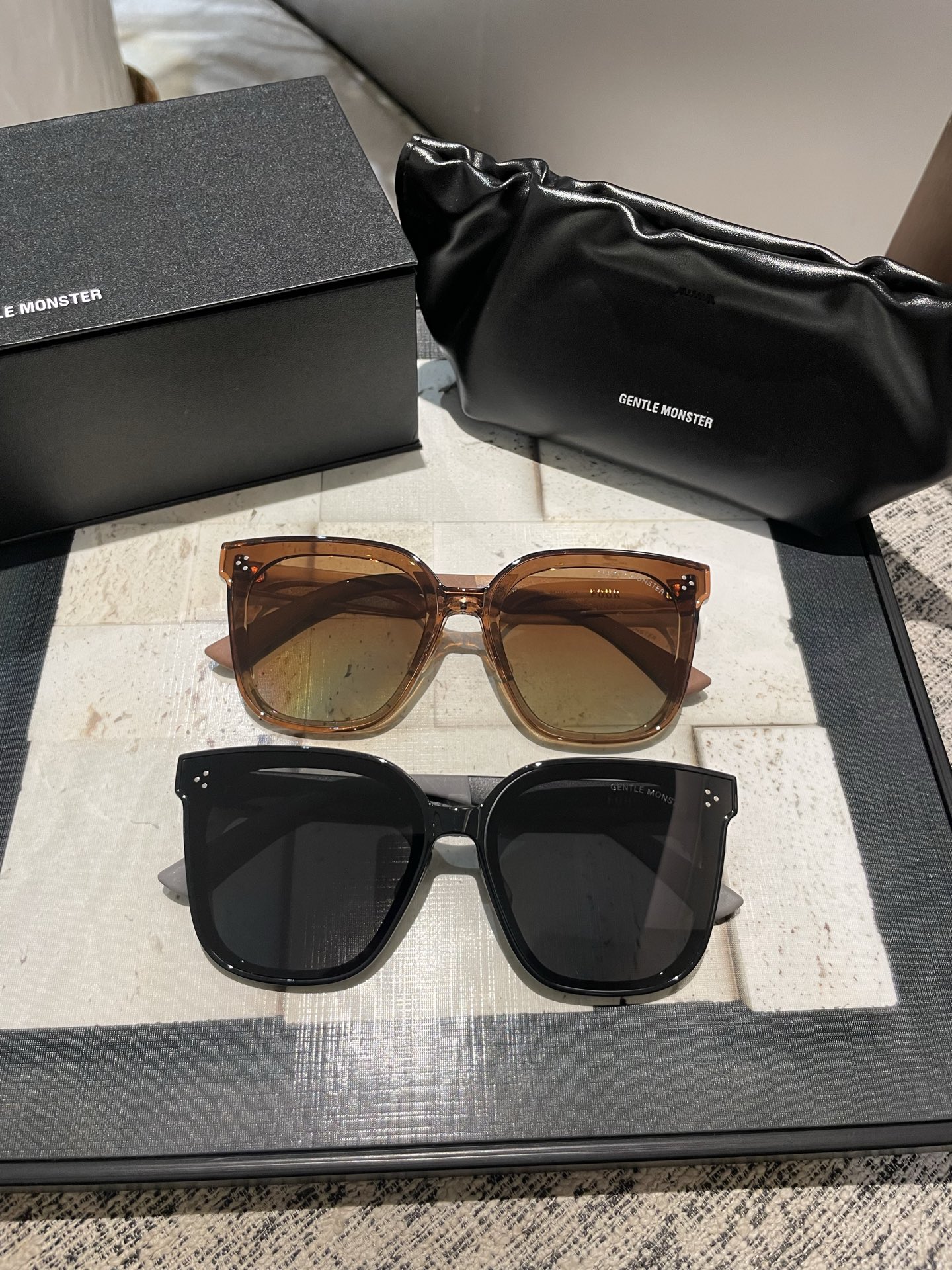 NO:252777,Gm Xiao Zhan Huang Xiaoming and other internet celebrities same polarized sunglasses lenses laser Zeiss logo [fireworks] super cost-effectiveness. Essential products for travel street photography, four glasses, sunglasses, glasses19860909Gm 肖战黄晓明等网红同款偏光墨镜镜片镭射蔡司logo[烟花]超高性价比 出行街拍必备品four眼镜墨镜太阳镜,眼镜,glasses