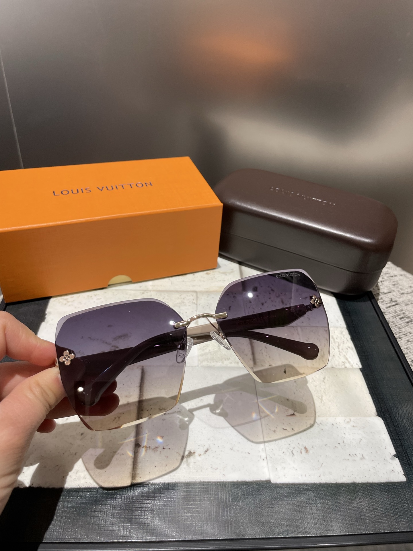 PLV女士墨镜🕶️ 经典四叶草元素🎉复古风 直播款（6128）