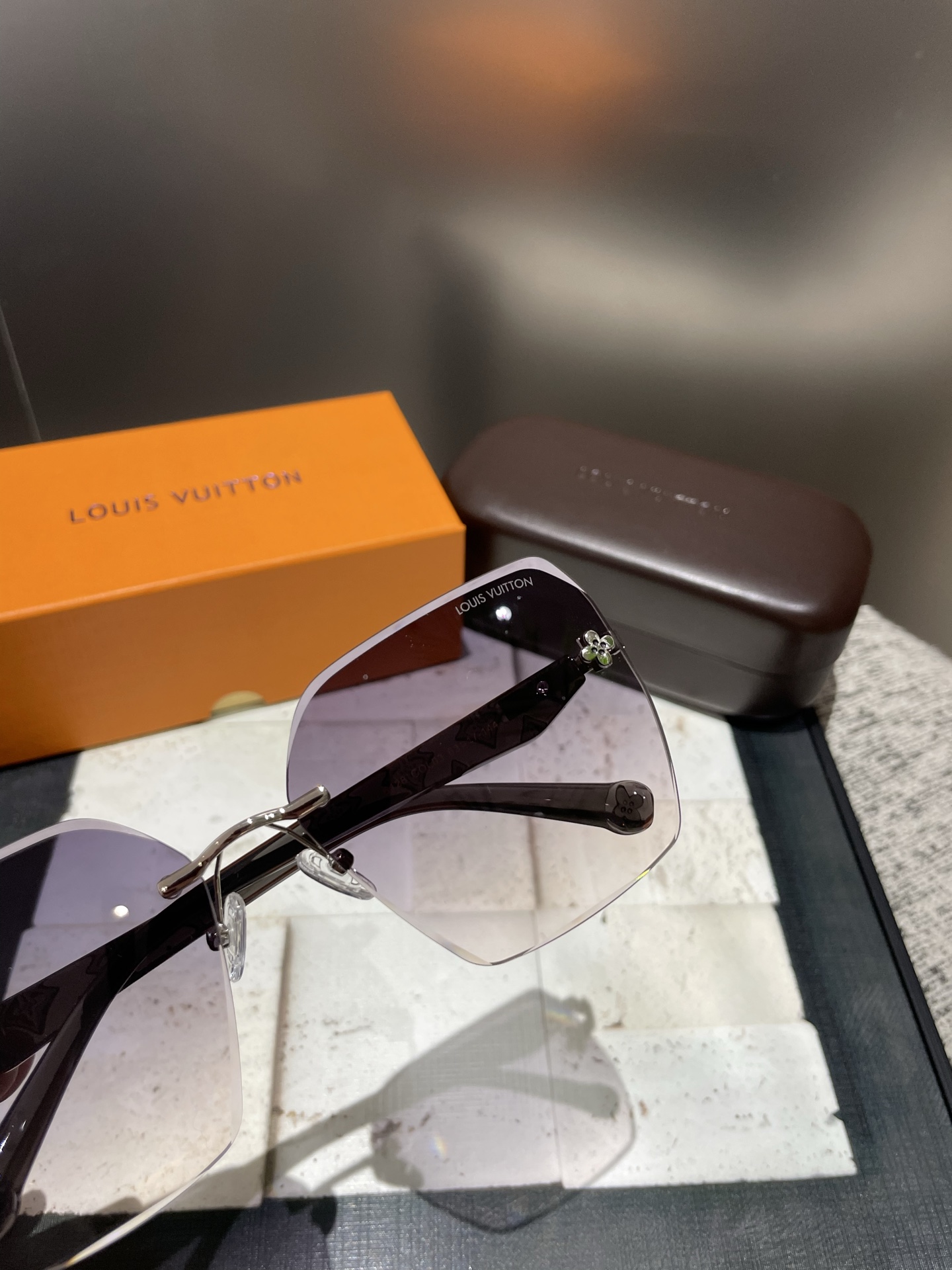 PLV女士墨镜🕶️ 经典四叶草元素🎉复古风 直播款（6128）