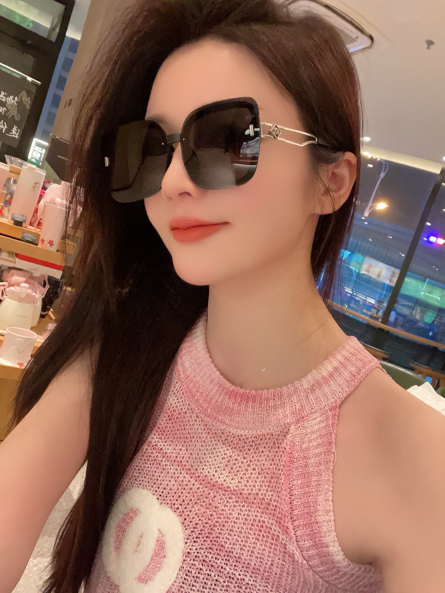 P高清尼龙偏光太阳镜🕶️
2025新款！新款出货！新款出货！
型号：2218#
描述：女士高清加厚偏光太