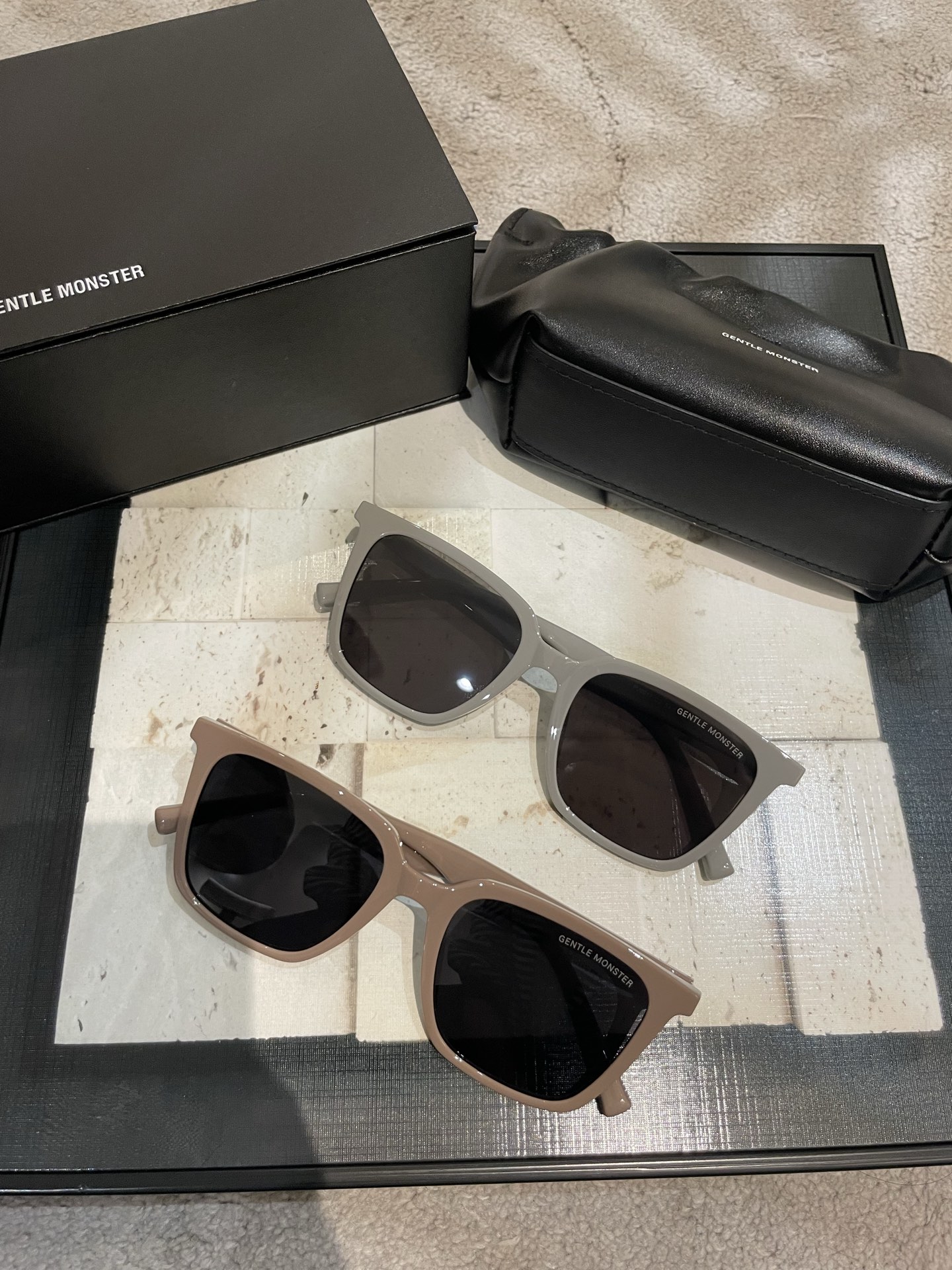 NO:251300,65 new model!  New models shipped!  New models shipped!  Model 9017 Description of the same model of men and women, HD nylon polarized sunglasses, high-quality TR frames!  Silicone leaf support is comfortable and fashionable to wear!  GM glasses sunglasses sunglasses, glasses1986090965新款！新款出货！新款出货！ 型号9017 描述男女同款高清尼龙偏光太阳镜 高品质TR镜框 ！硅胶托叶佩戴舒适时尚！GM款眼镜墨镜太阳镜,眼镜,glasses