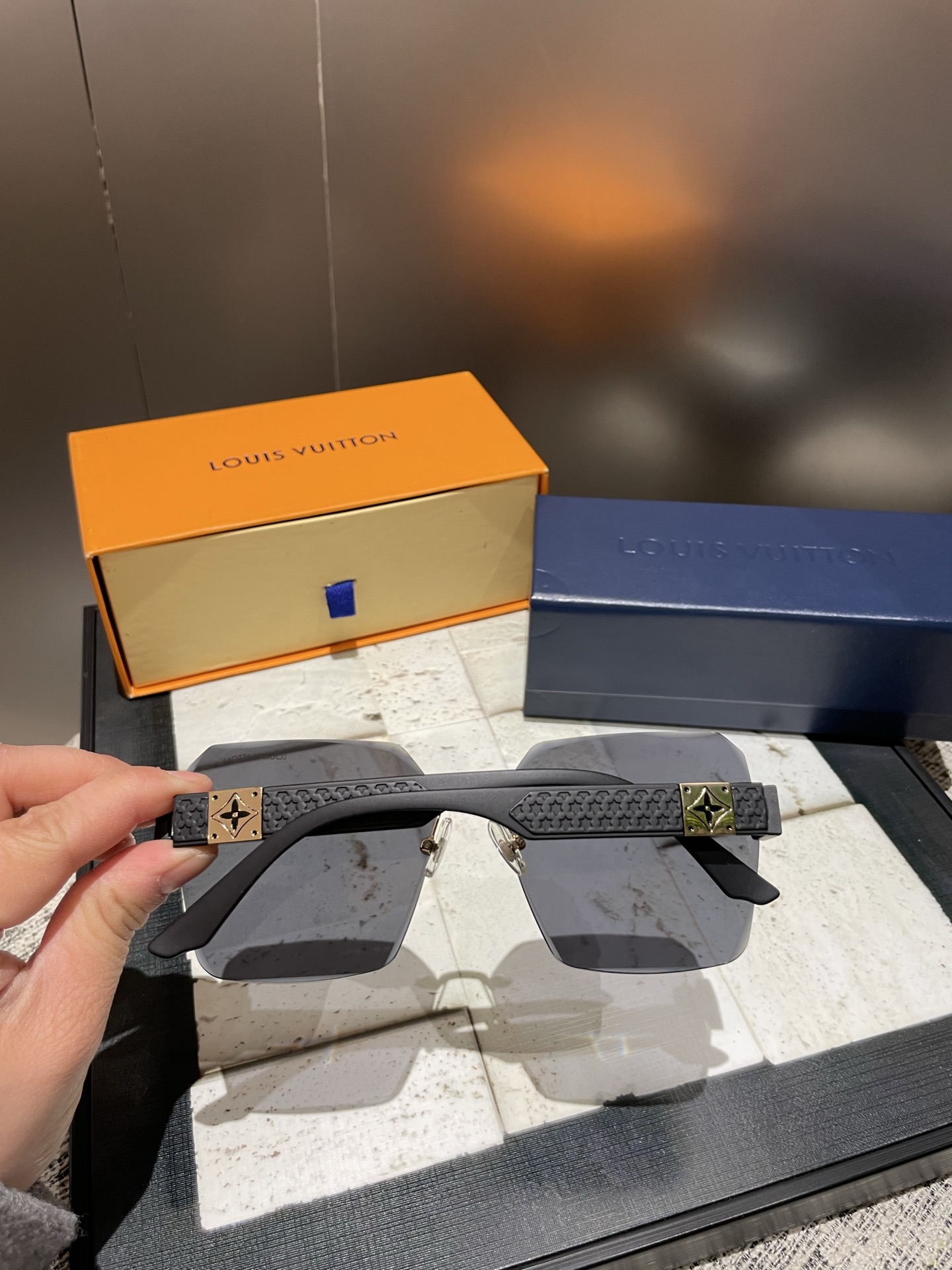 PLV女士偏光墨镜🕶️ 经典四叶草元素🎉复古风 直播款💗💗💗5189