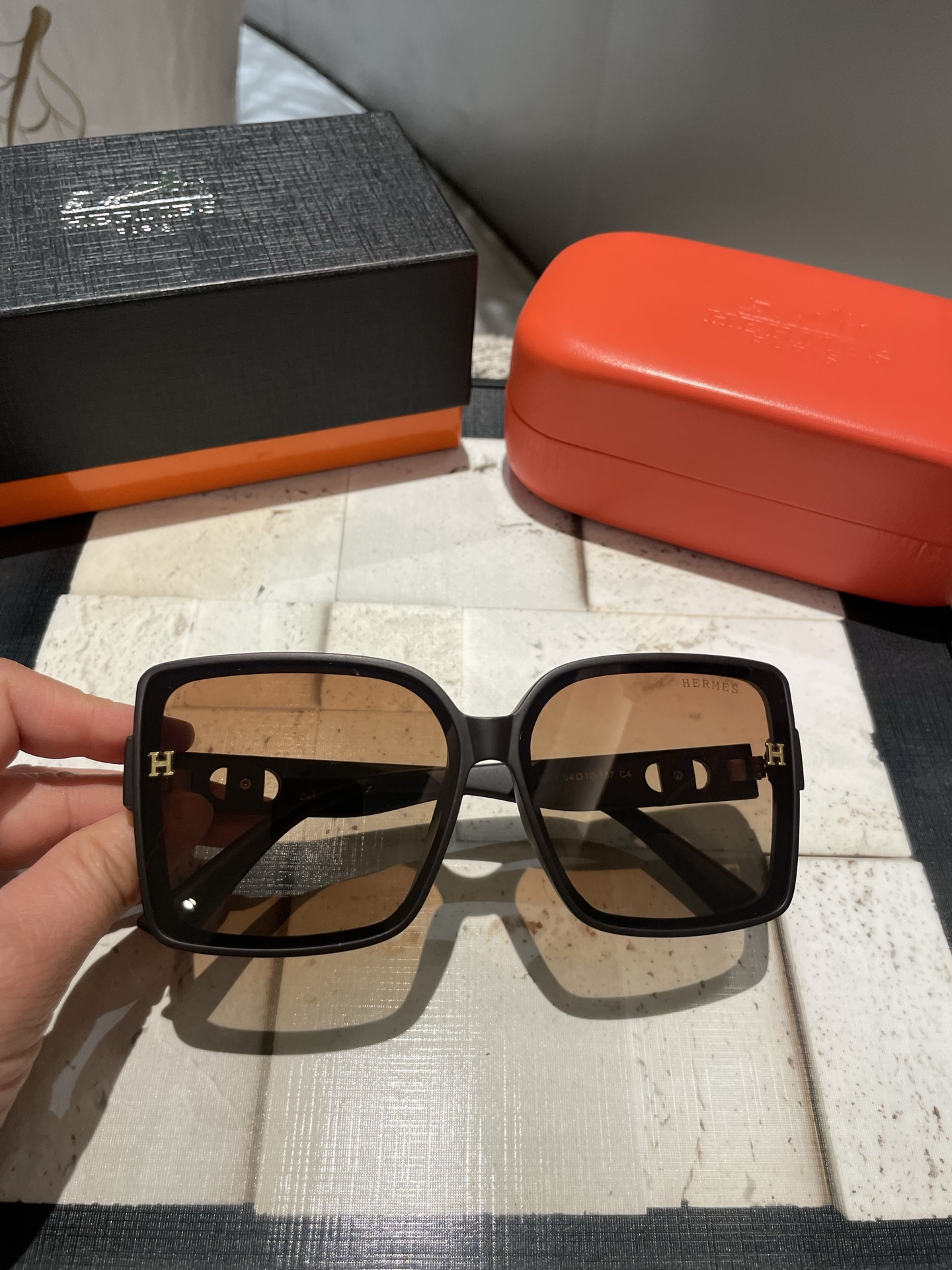 NO:345194,Hermes women's polarized sunglasses, classic elements retro style, live fashion and versatile 3009 glasses, sunglasses, glasses, hermes19860909爱马仕女士偏光墨镜 经典元素复古风 直播款时尚百搭3009眼镜墨镜太阳镜,眼镜,hermes,glasses