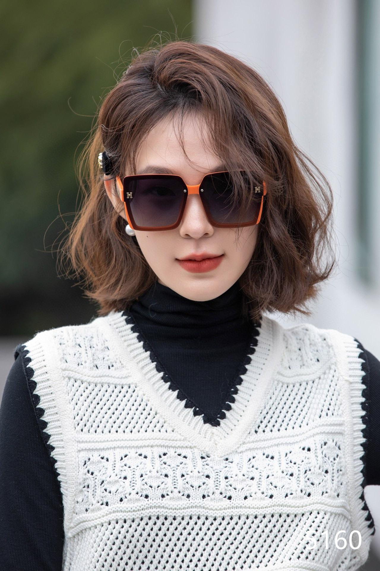 NO:251326,Hermes polarized metal women's sunglasses material Polaroid high-definition polarized lenses, craft foot wires are very atmospheric, vacuum coating, essential for summer travel. 5160 glasses sunglasses, glasses, hermes19860909爱马仕偏光金属女士太阳镜 材质宝丽来高清偏光镜片,工艺脚丝非常大气,真空镀膜,夏日出行必备款.5160眼镜墨镜太阳镜,眼镜,hermes,glasses
