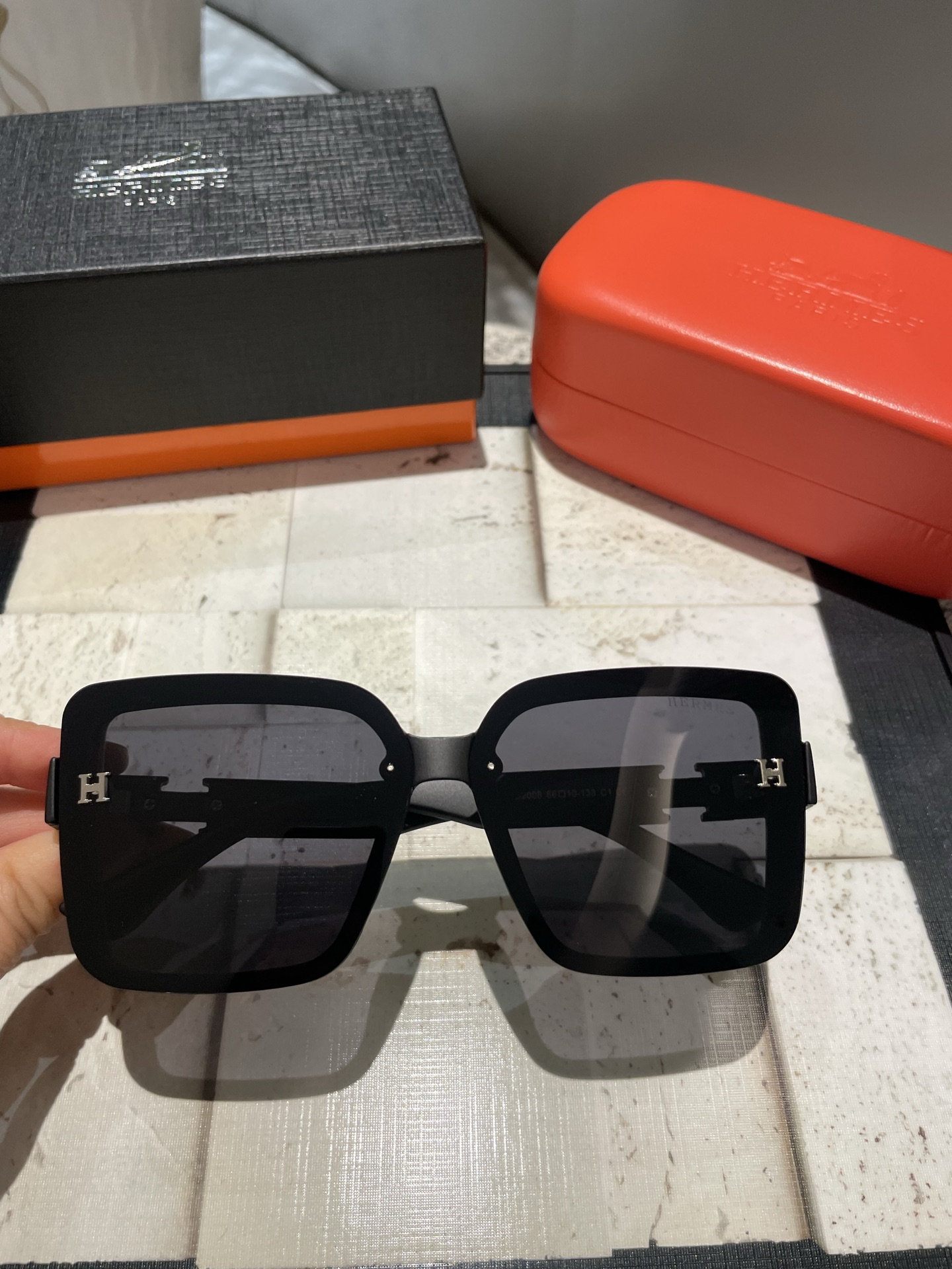 NO:356090,Hermes women's polarized sunglasses, fashionable face-cleaning, big brand style, fashion style, live recommended model (2008#) glasses, sunglasses, glasses, hermes19860909爱马仕女士偏光墨镜 时尚修脸 大牌范 时尚风 直播推荐款（2008#）眼镜墨镜太阳镜,眼镜,hermes,glasses