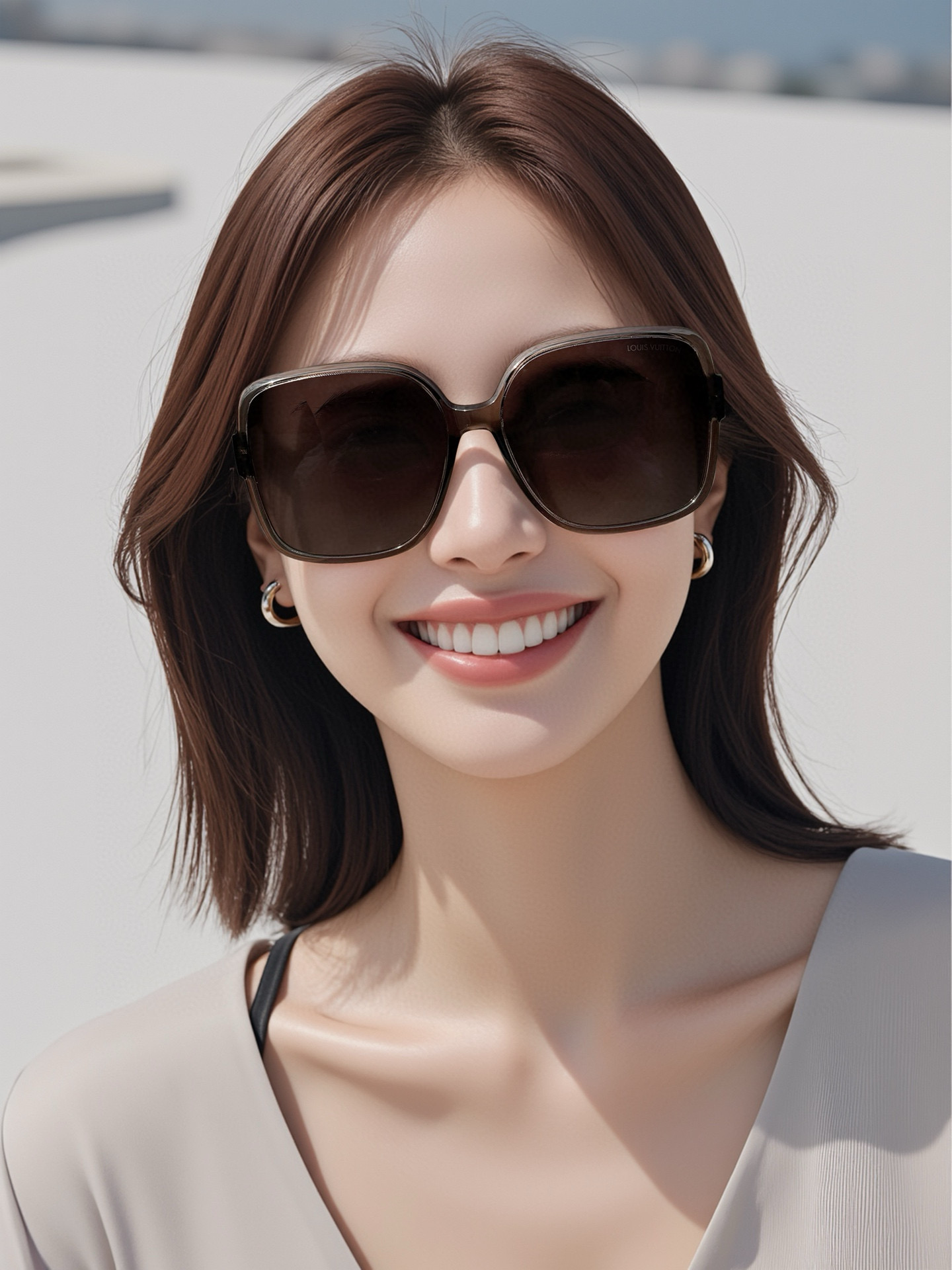 PLV女士偏光墨镜🕶️ 经典四叶草浮雕元素🎉复古风 修脸神器（2507）