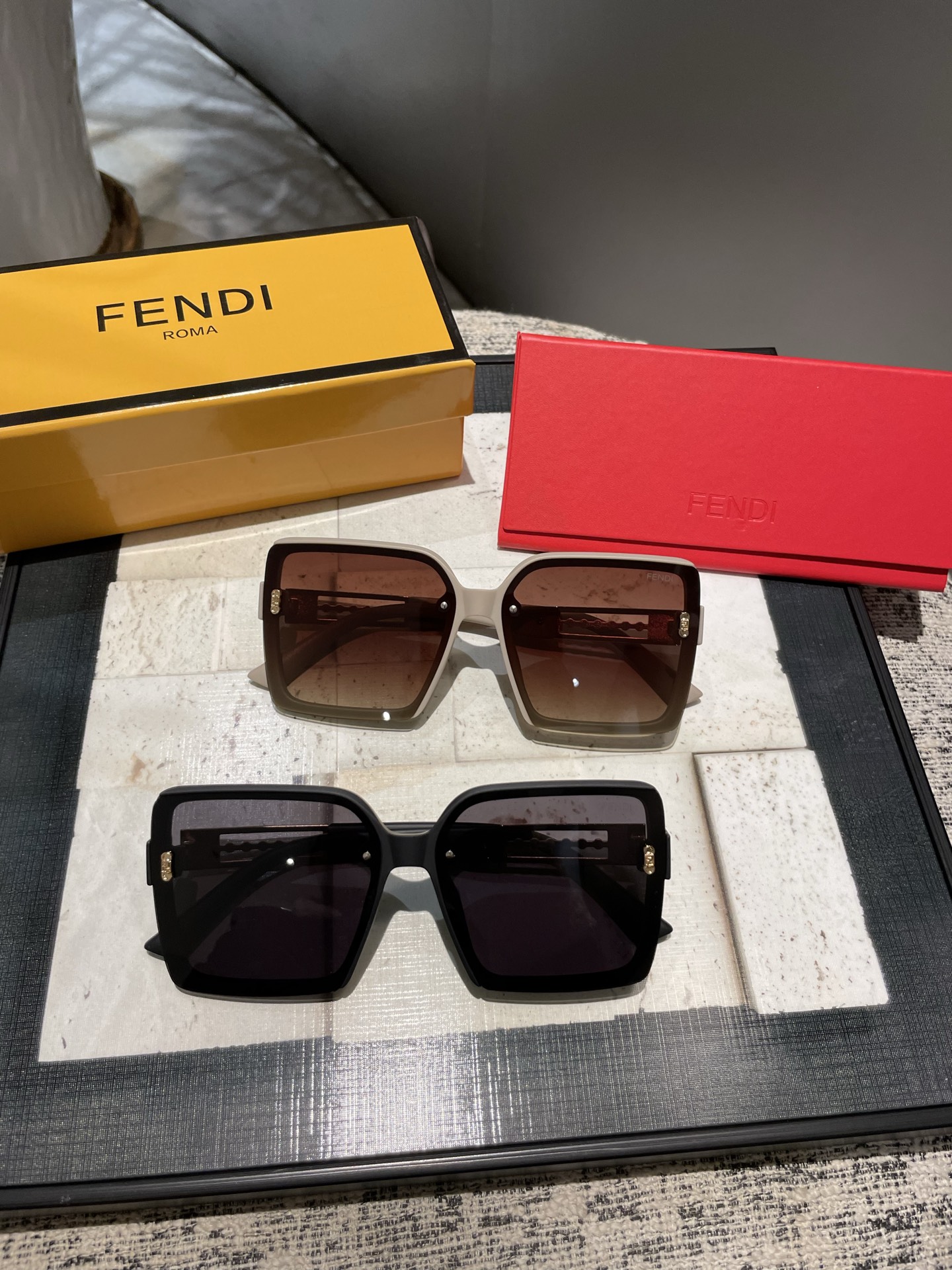 NO:345222,Fendi Women's Polarized Sunglasses Fashion Face Refined Big Brand Style Fashion Style Live Recommended (7119) Glasses Sunglasses Sunglasses, Glasses, Fendi19860909芬迪女士偏光墨镜 时尚修脸 大牌范 时尚风 直播推荐款（7119）眼镜墨镜太阳镜,眼镜,fendi,glasses