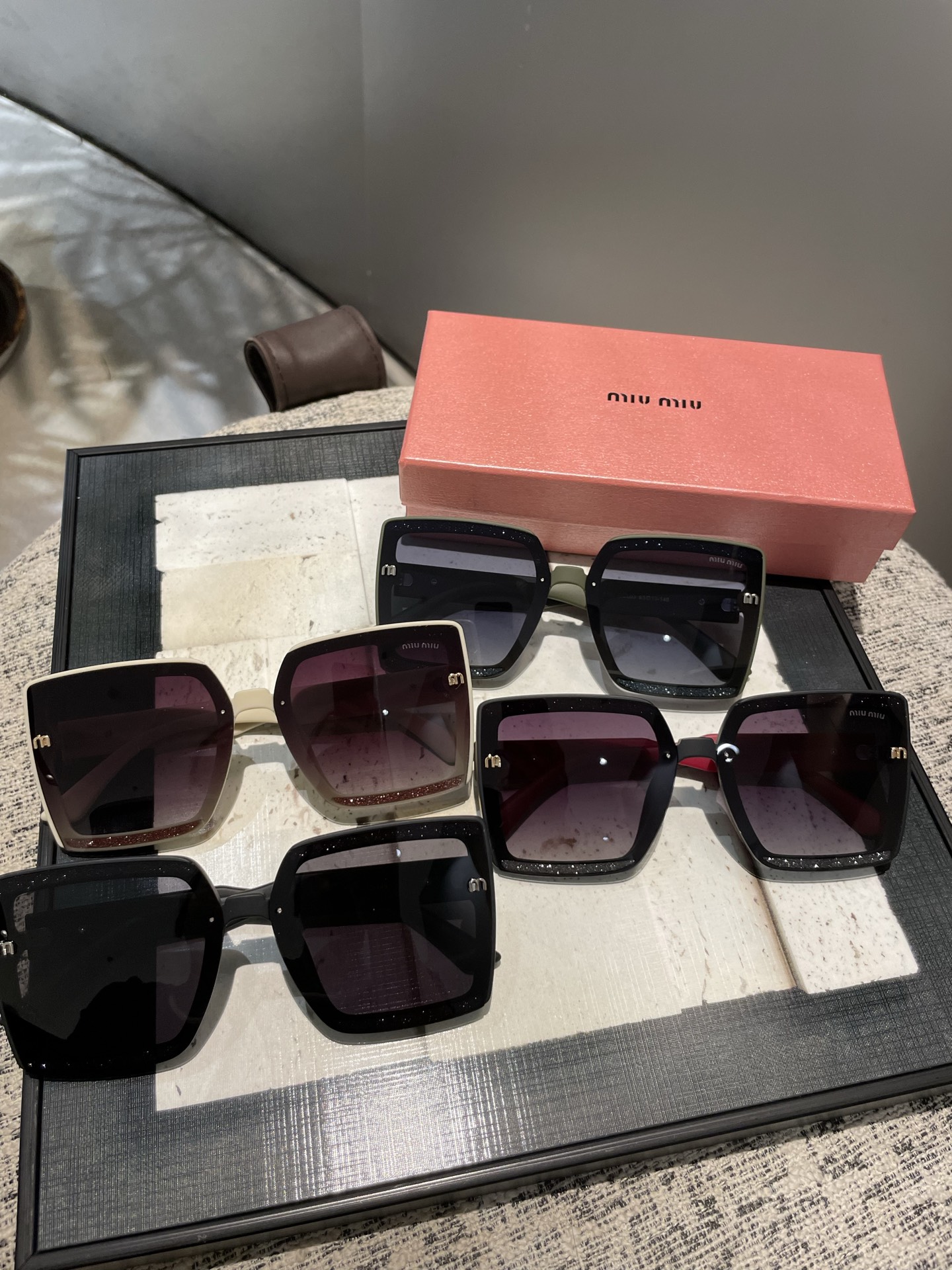 💰105💰2070miumiu家女士偏光墨镜🕶️ 🎉星空款 😈大牌范 😈网红 直播推荐款 💗💗💗6104