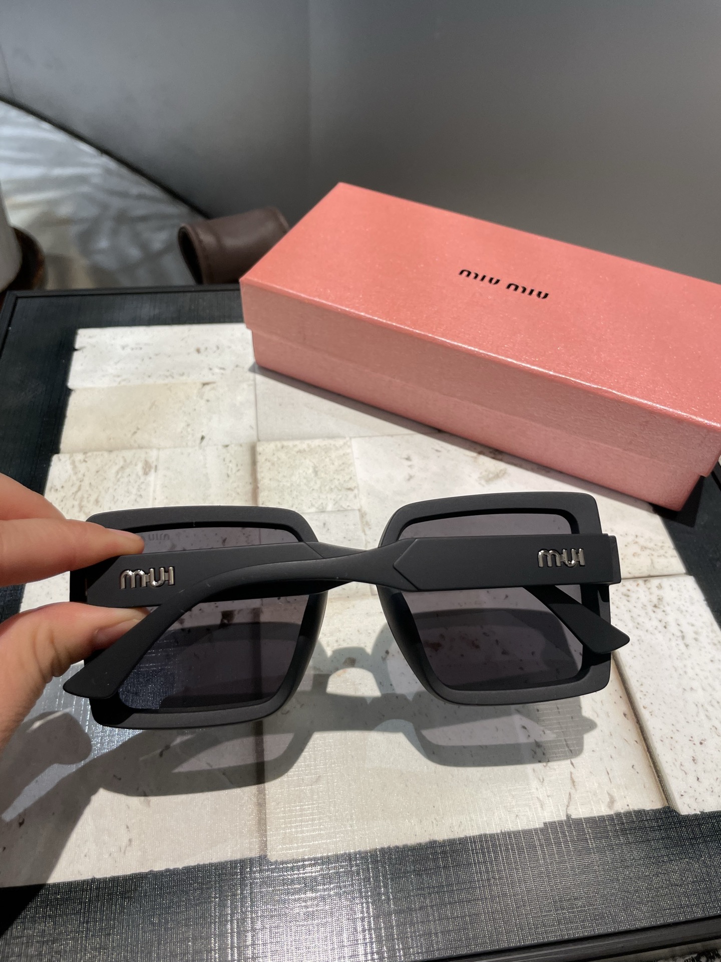 💰105💰2070miumiu家女士偏光墨镜🕶️ 🎉星空款 😈大牌范 😈网红 直播推荐款 💗💗💗6104