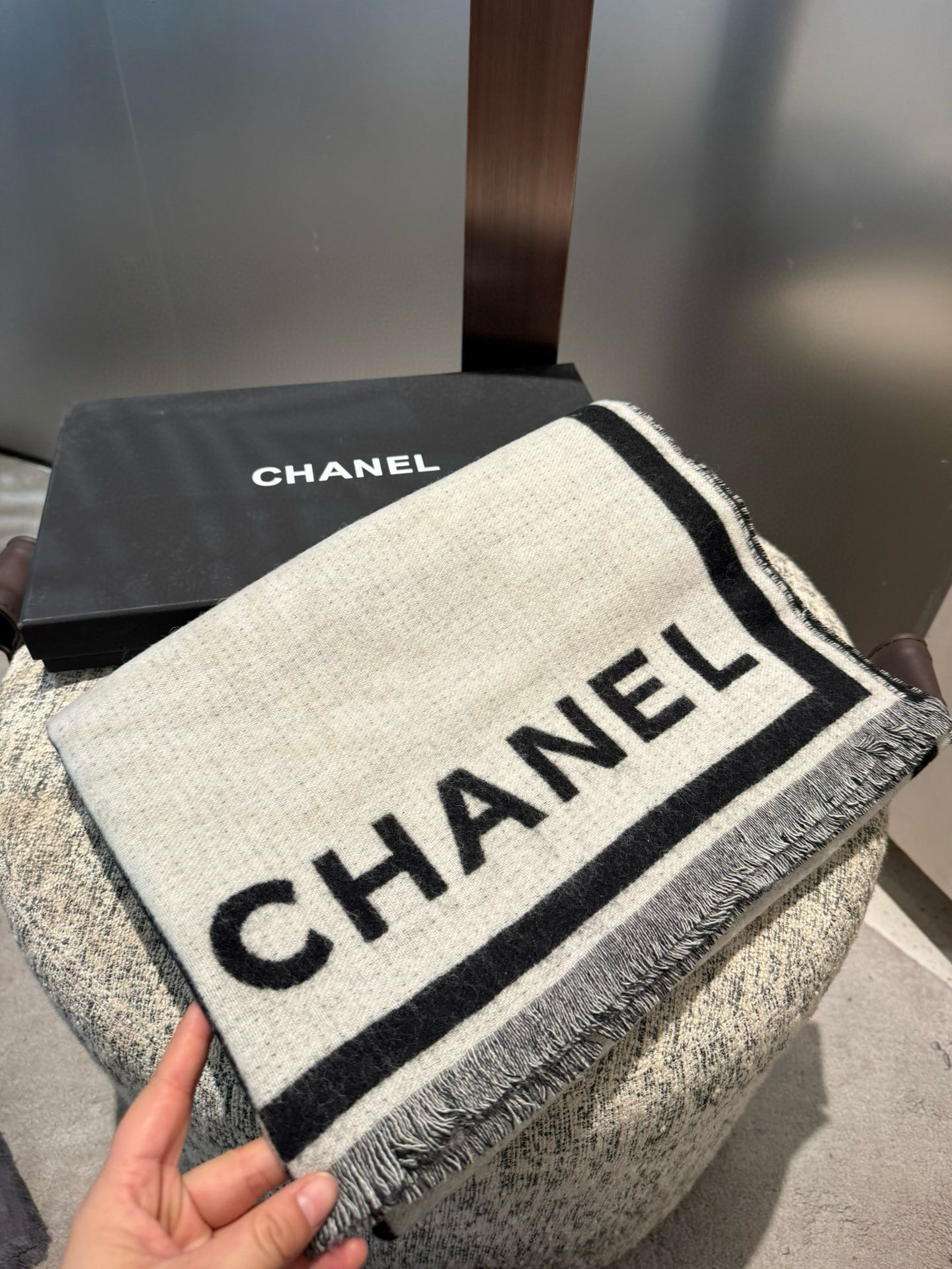  🆕重磅推荐‼️CHANEL羊绒长巾👏顶级原单品质旷世绝美【小香披肩】羊绒围巾，顶级高端货【绝对值得珍藏