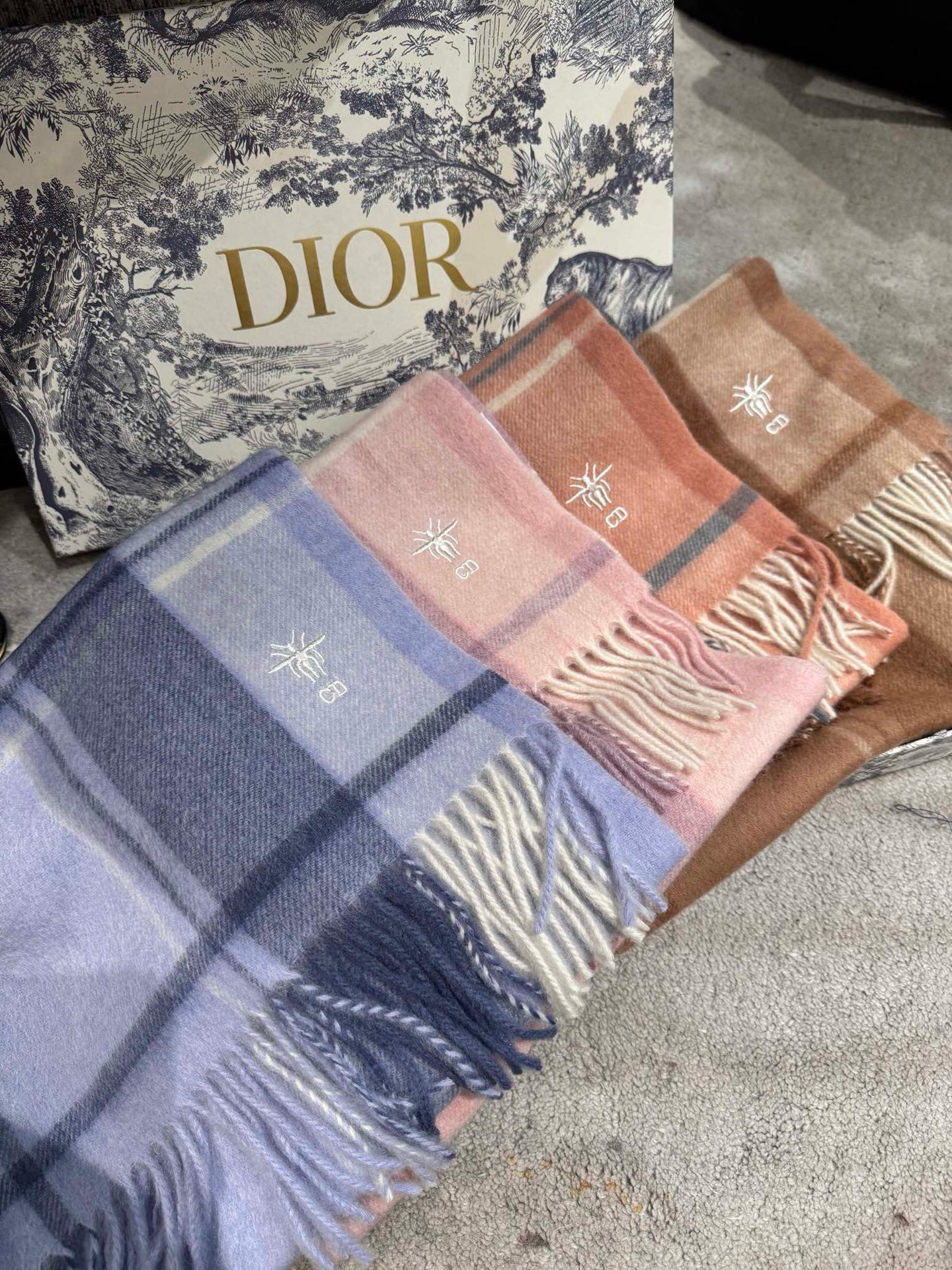  🆕Dior【男女围巾】怒赞自留，难得的高端男款！家属福利！巴宝莉非常正的男士围巾~面料大爱，非常柔软细