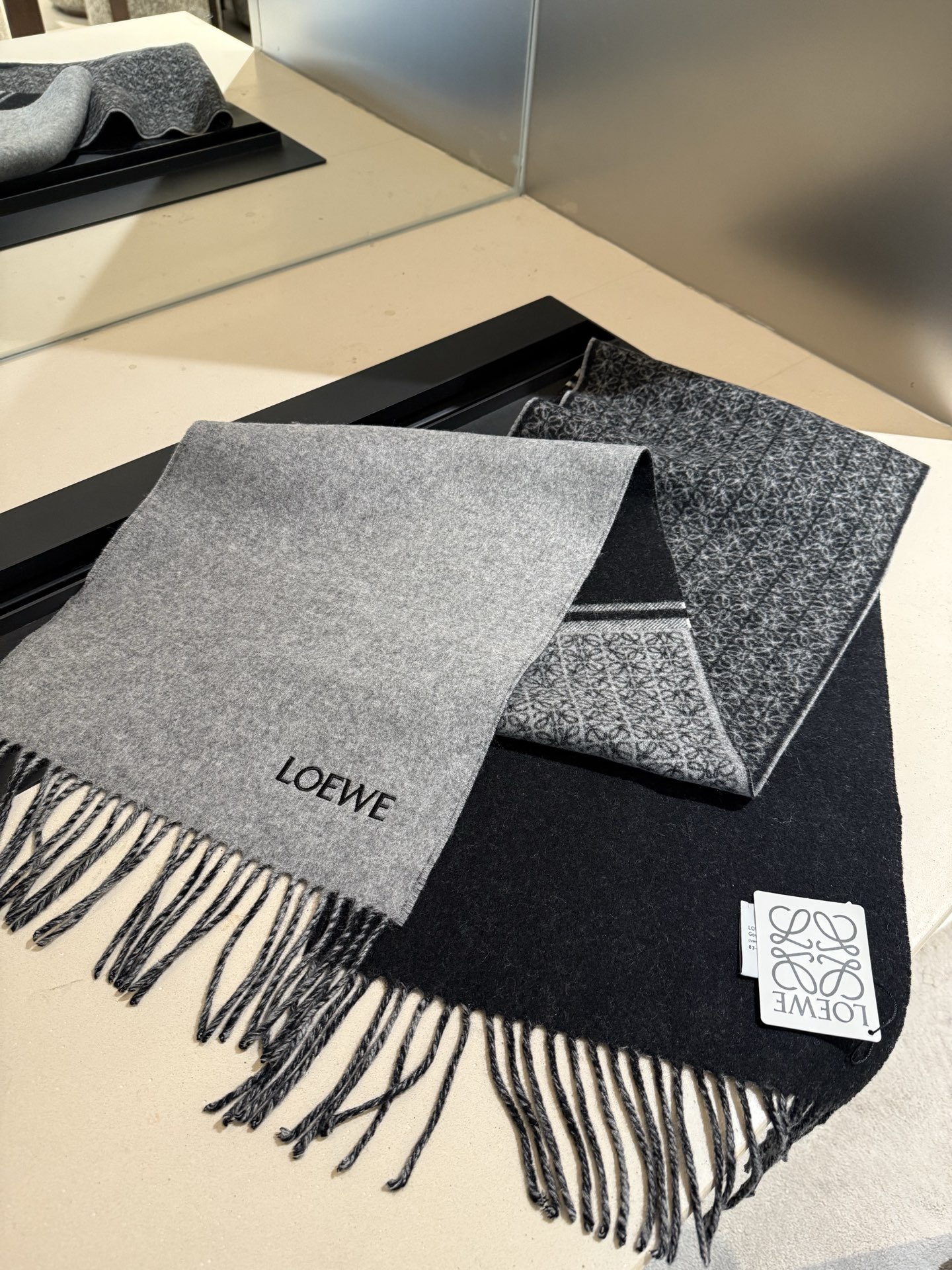 Loewe 全覆盖提花 Anagram
