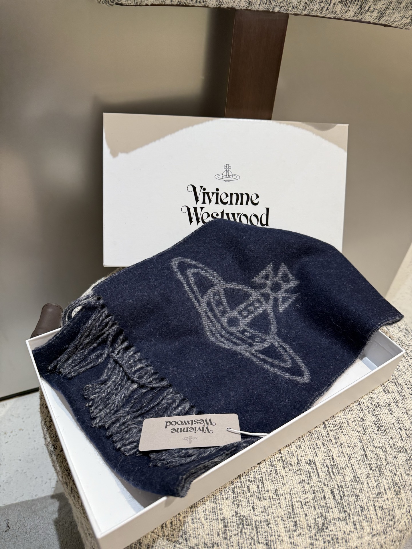 Vivienne Westwood “西太后Vivienne Westwood”最爱的土星