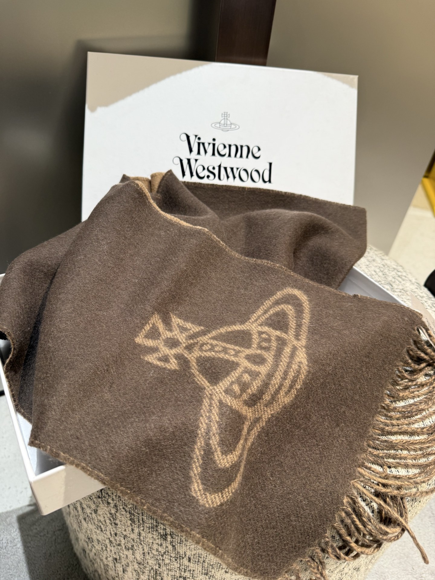 Vivienne Westwood “西太后Vivienne Westwood”最爱的土星