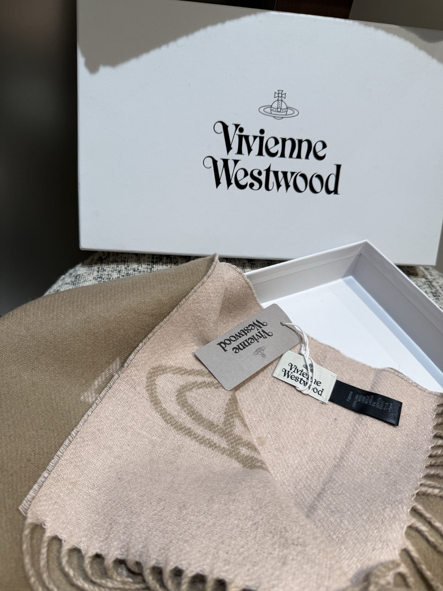Vivienne Westwood “西太后Vivienne Westwood”最爱的土星