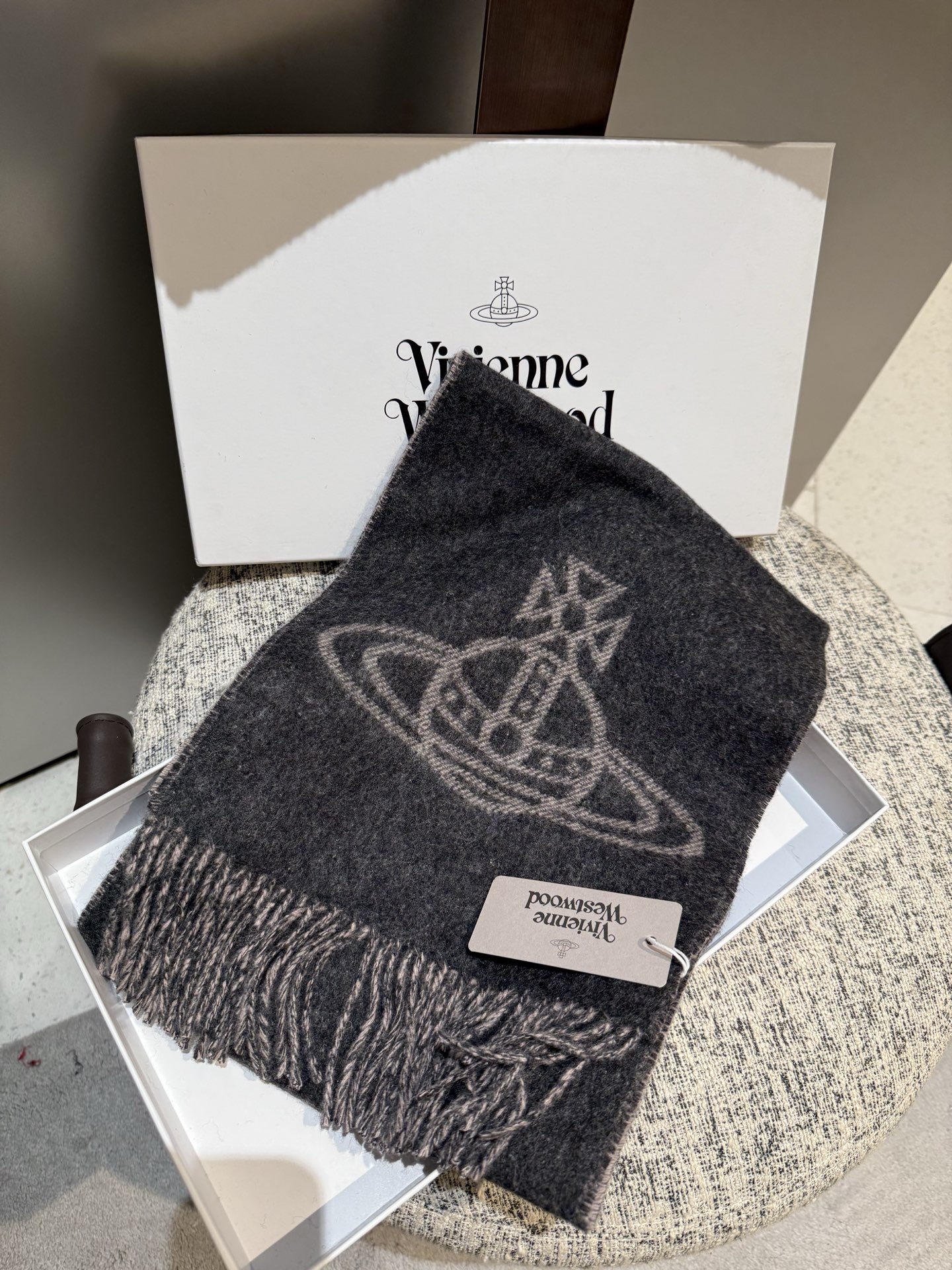 Vivienne Westwood “西太后Vivienne Westwood”最爱的土星