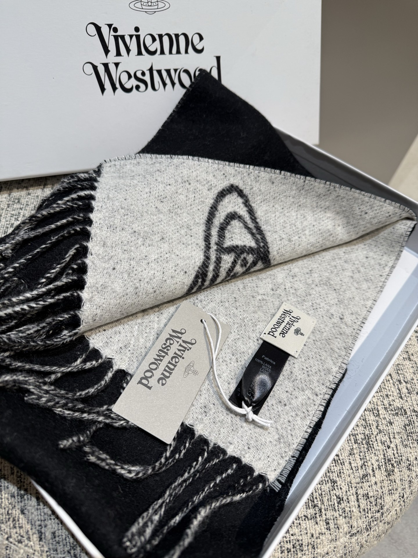 Vivienne Westwood “西太后Vivienne Westwood”最爱的土星