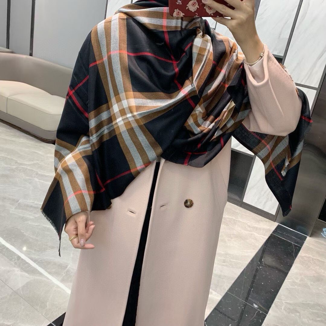 。【▪️同步官网，巴宝莉 时尚的情怀。日常时髦实用款】Burberry新款，真的无敌时髦百搭！！独有的格