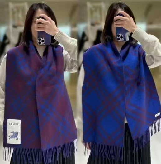 Burberry 100% 双面山羊绒材质 非常保暖 柔软亲肤