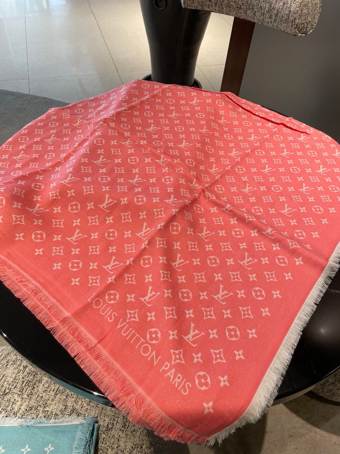 P路易威登与日本先锋艺术家草间弥生再度携手，延续创想之力和精湛工艺的紧密连结。LV x YK Infin