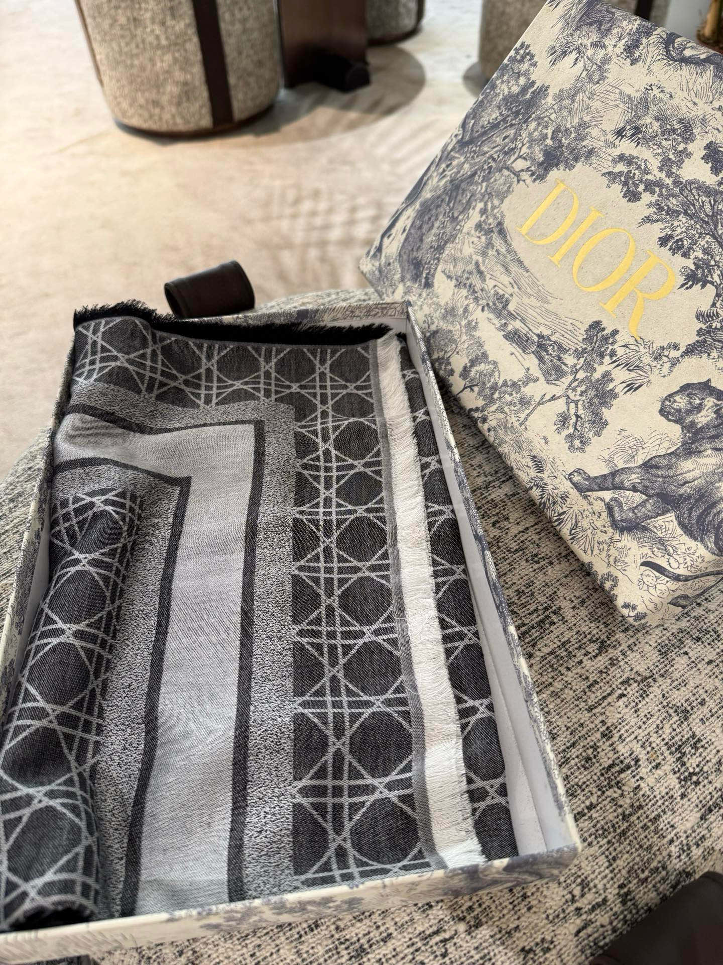 P高段位！是Dior的女人！经典藤格纹新演绎！！】实物有被惊艳到！！Dior今年25秋冬新出的Canna