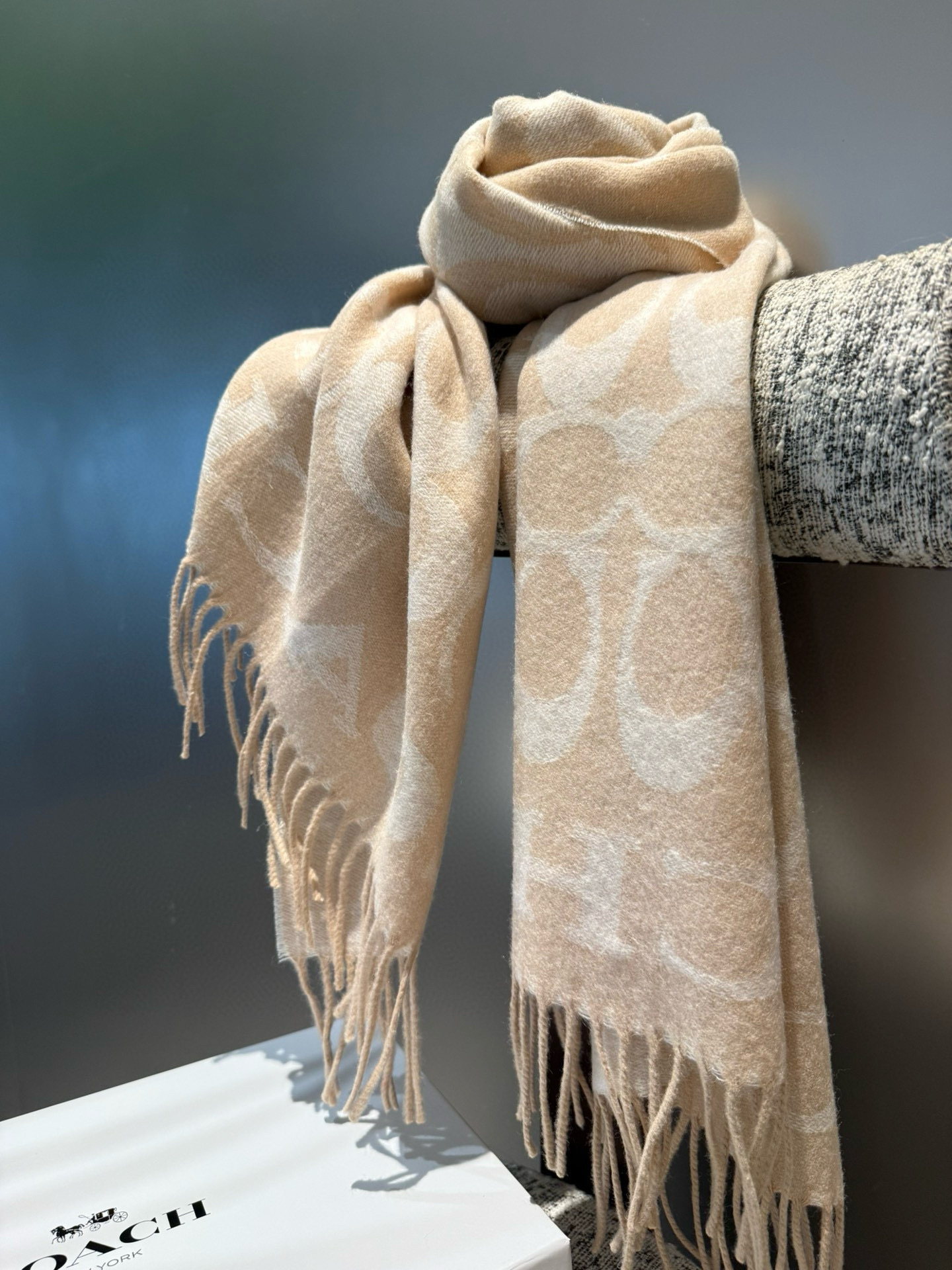 P蔻驰 2025年新款到！Coach爆款！三色披肩也太好看了吧！不仅有颜值还有品质，97%羊毛+3%羊绒