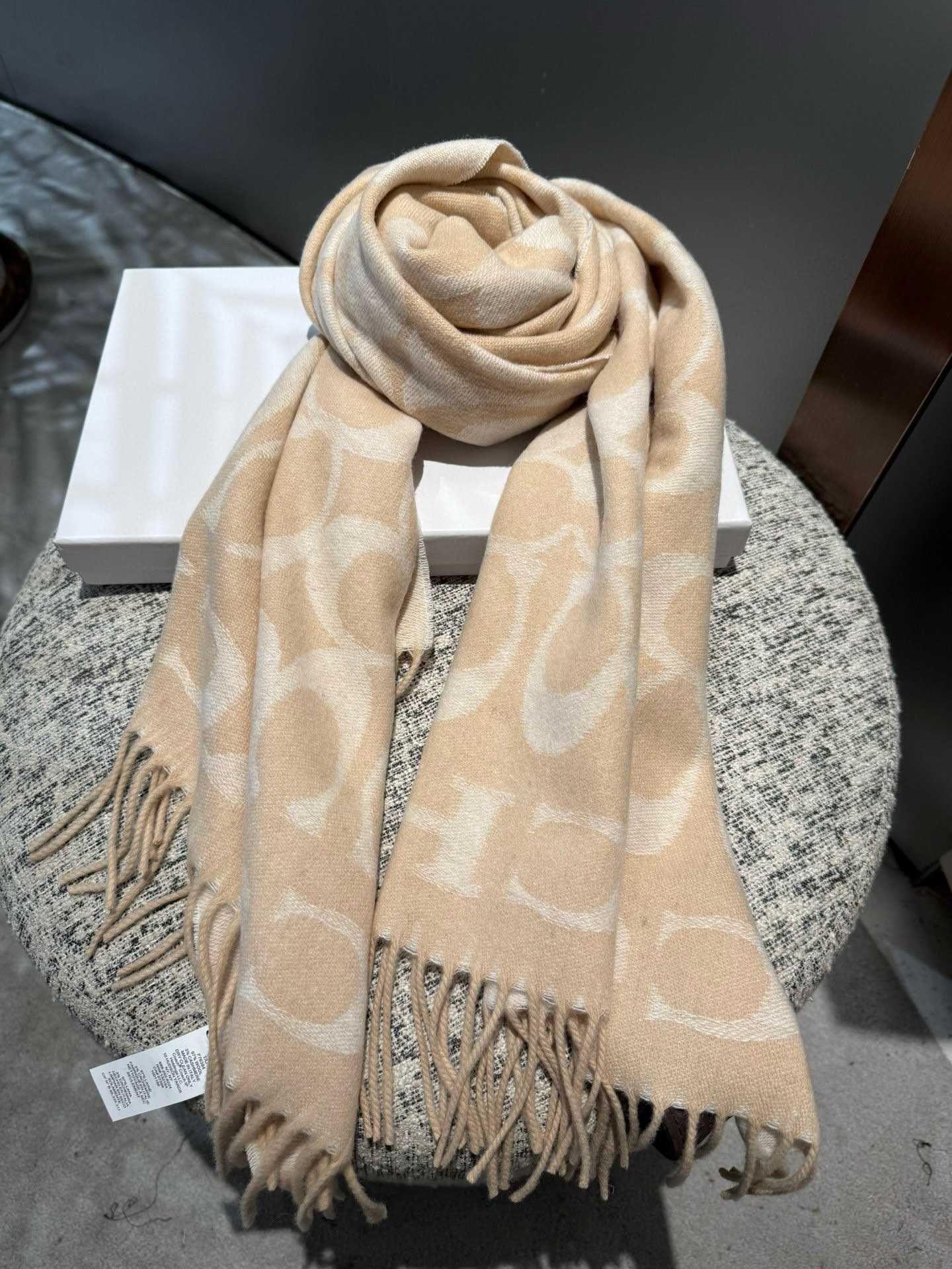 P蔻驰 2025年新款到！Coach爆款！三色披肩也太好看了吧！不仅有颜值还有品质，97%羊毛+3%羊绒