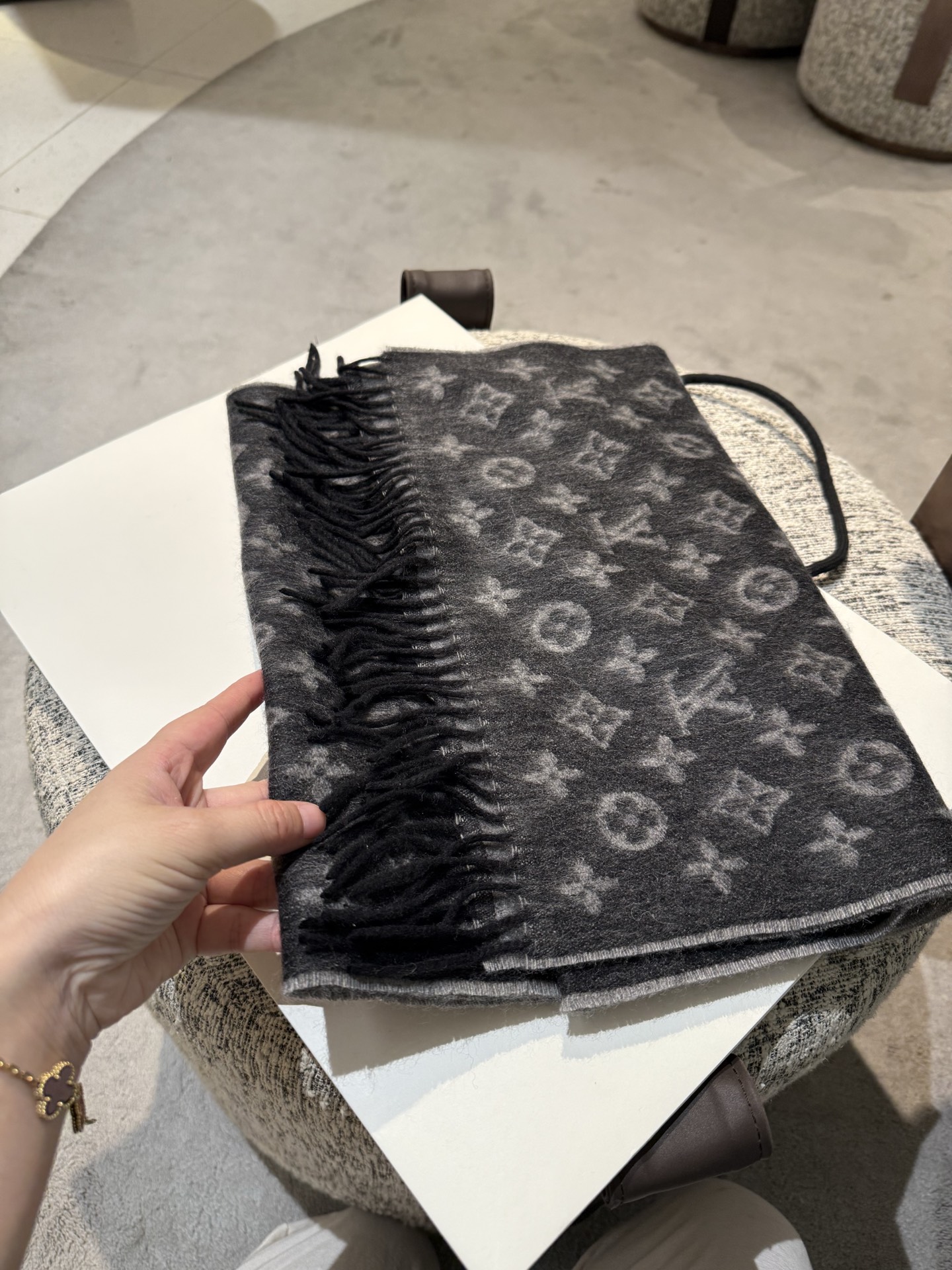 。男士 有小水波～手感也是超级好…👔👔真心赞‼️【LV渐变图案】lv渐变提花经典设计完美，若隐若现的lv