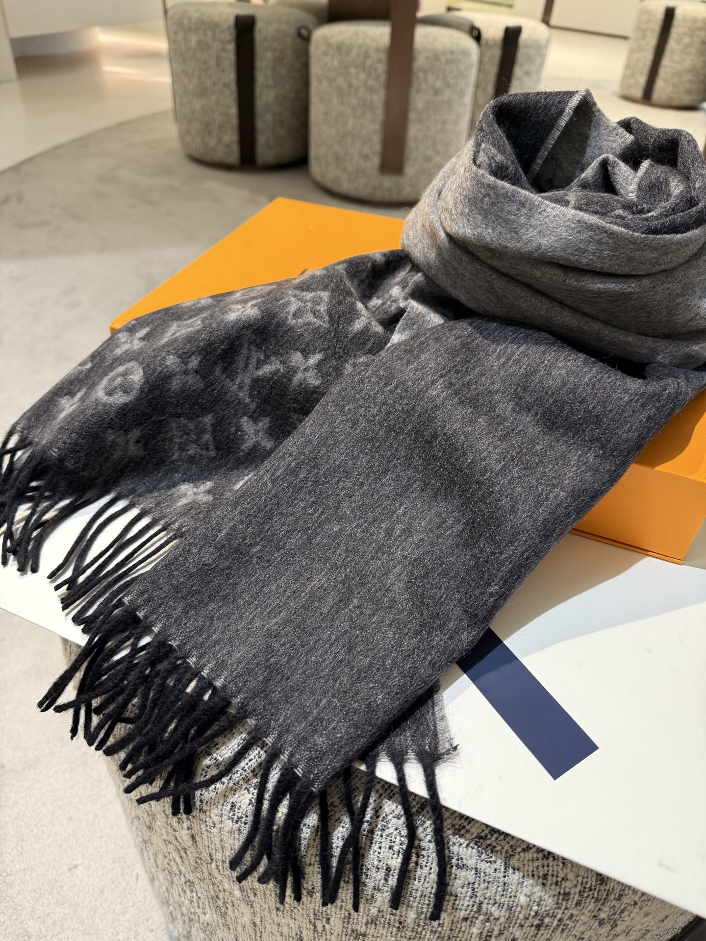 。男士 有小水波～手感也是超级好…👔👔真心赞‼️【LV渐变图案】lv渐变提花经典设计完美，若隐若现的lv