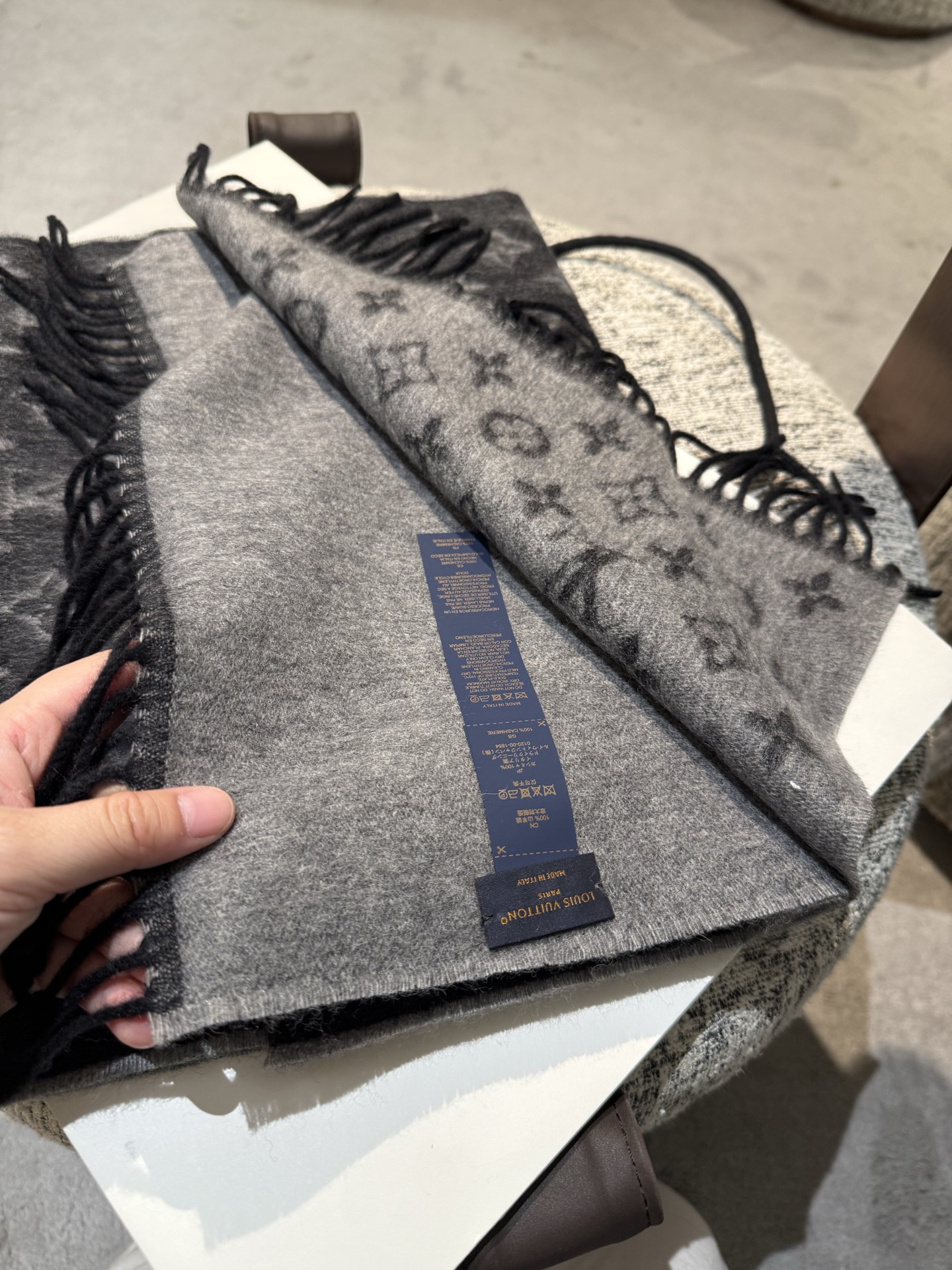 。男士 有小水波～手感也是超级好…👔👔真心赞‼️【LV渐变图案】lv渐变提花经典设计完美，若隐若现的lv