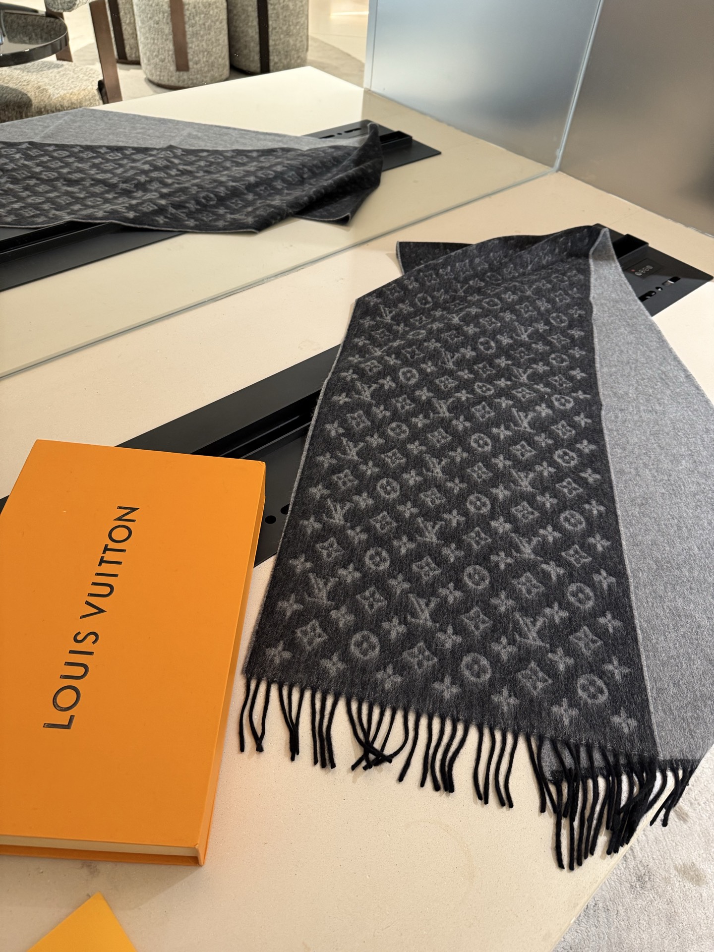 。男士 有小水波～手感也是超级好…👔👔真心赞‼️【LV渐变图案】lv渐变提花经典设计完美，若隐若现的lv