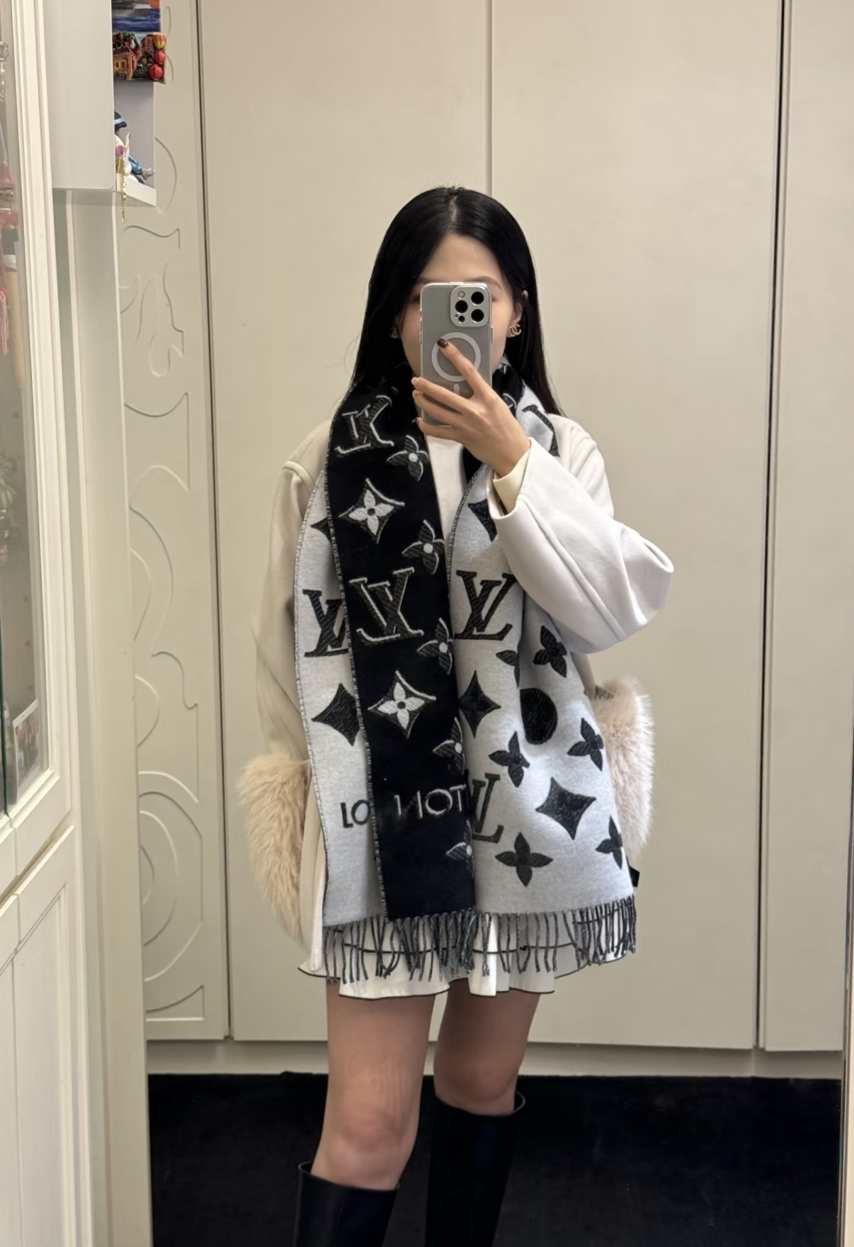 PLV驴家最新款围巾 经典图案再设计 妥妥的百搭款 ，炒鸡亮眼的logo设计 经典奶茶配色 真的不要太好