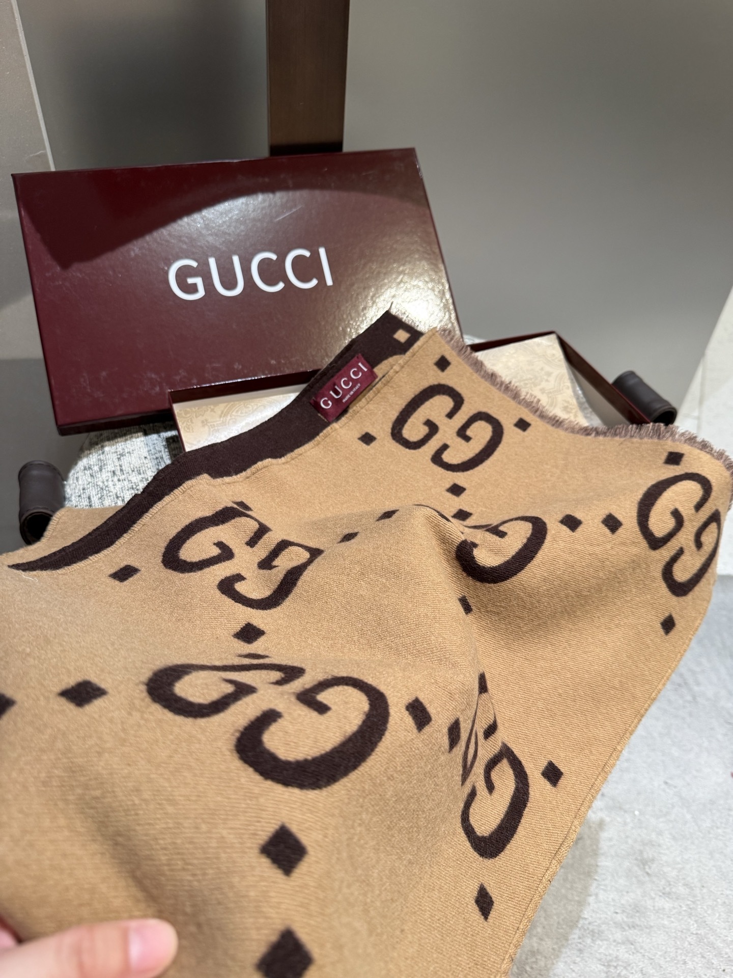 P原质量,产品升级👍👍火爆断货王系列💖😘全网最火的围巾!!火到全球Gucci专柜断货!!我们的终于来了!