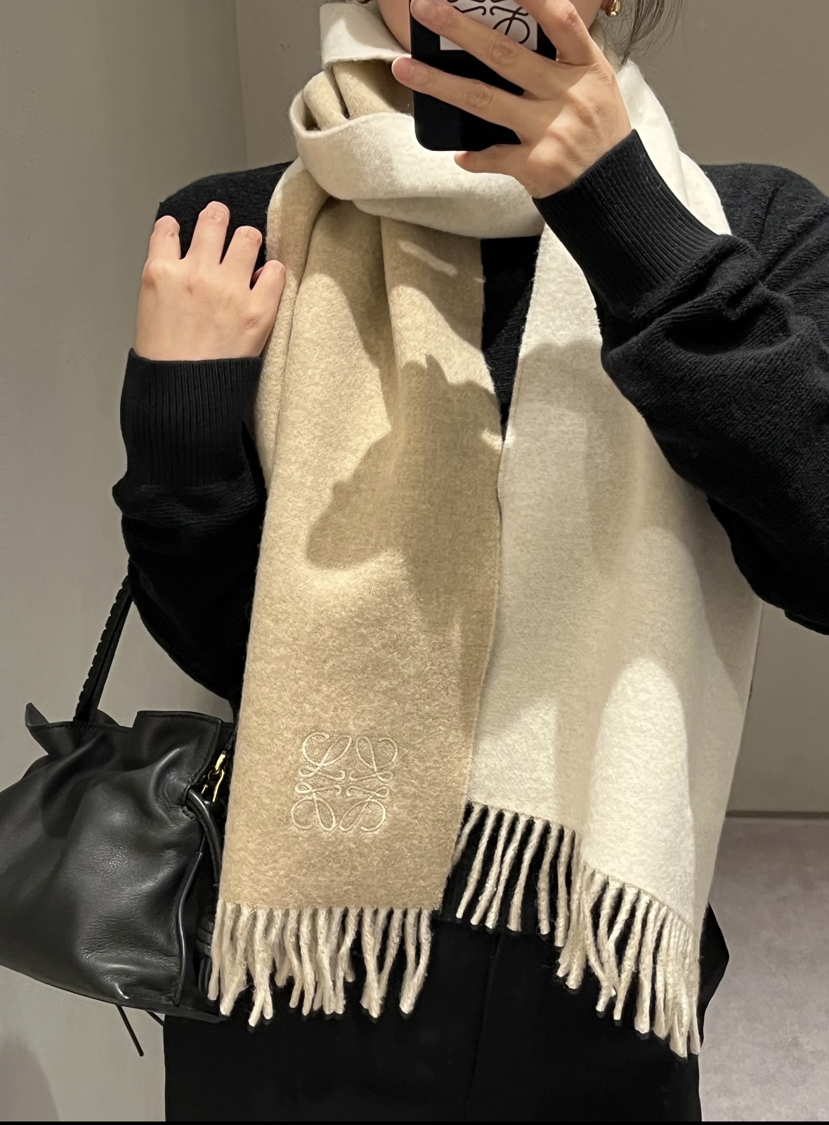 P罗意威。【男女围巾】怒赞自留，难得的高端男款！家属福利！非常正的围巾~面料大爱，非常柔软细腻舒服，轻度