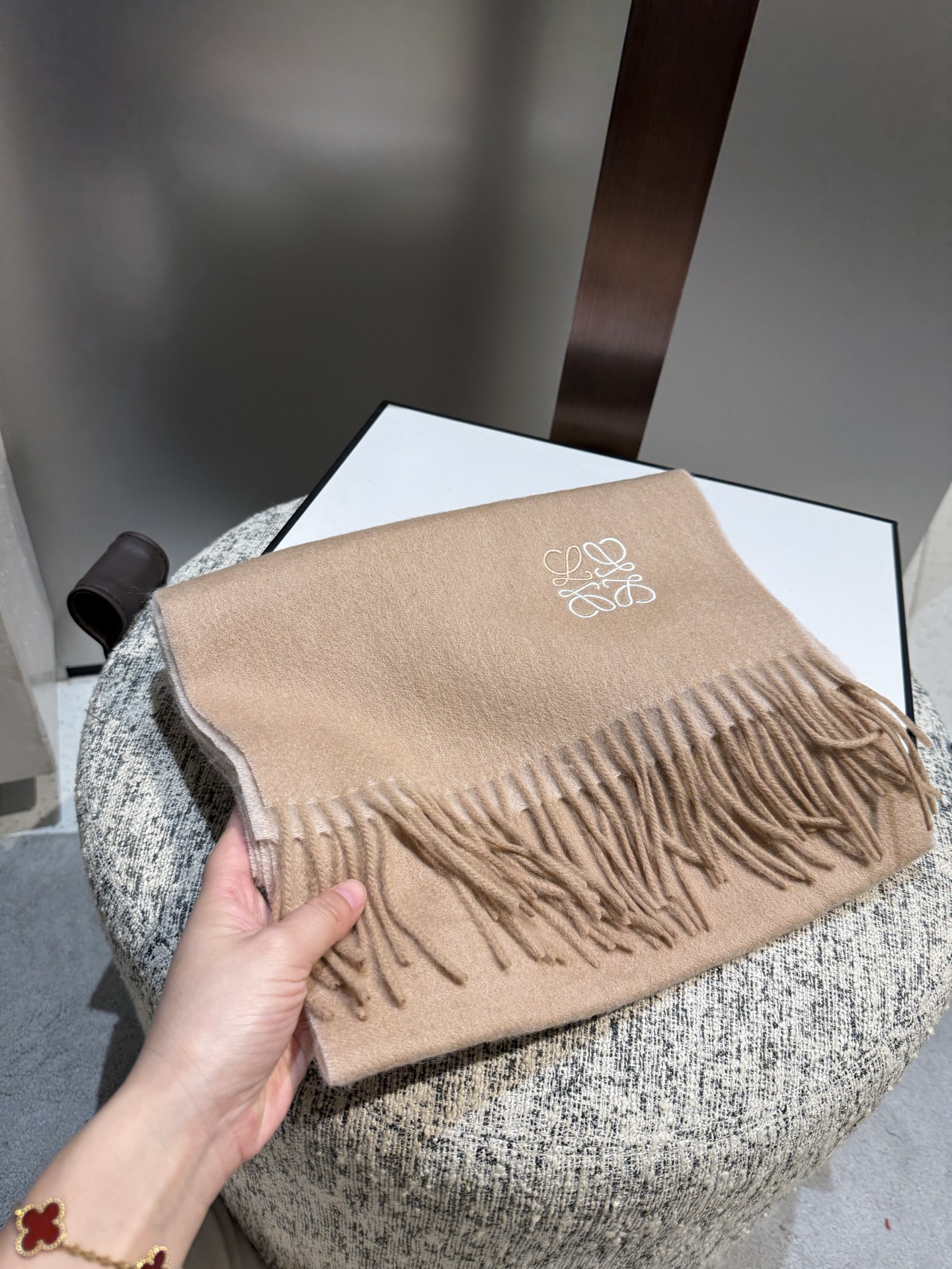 P罗意威。【男女围巾】怒赞自留，难得的高端男款！家属福利！非常正的围巾~面料大爱，非常柔软细腻舒服，轻度